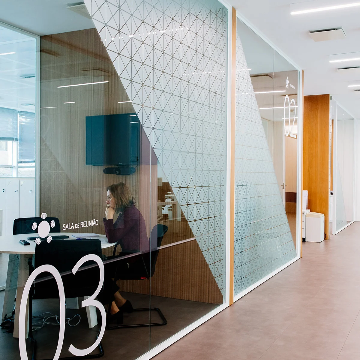 losh_studio_apcer_office_decor_branding_04.jpg