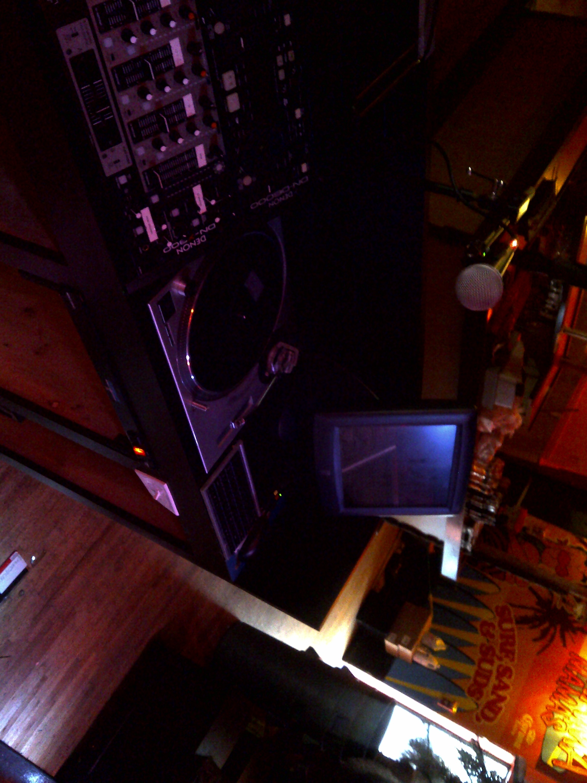 bahamma mammas custom dj booth.jpg