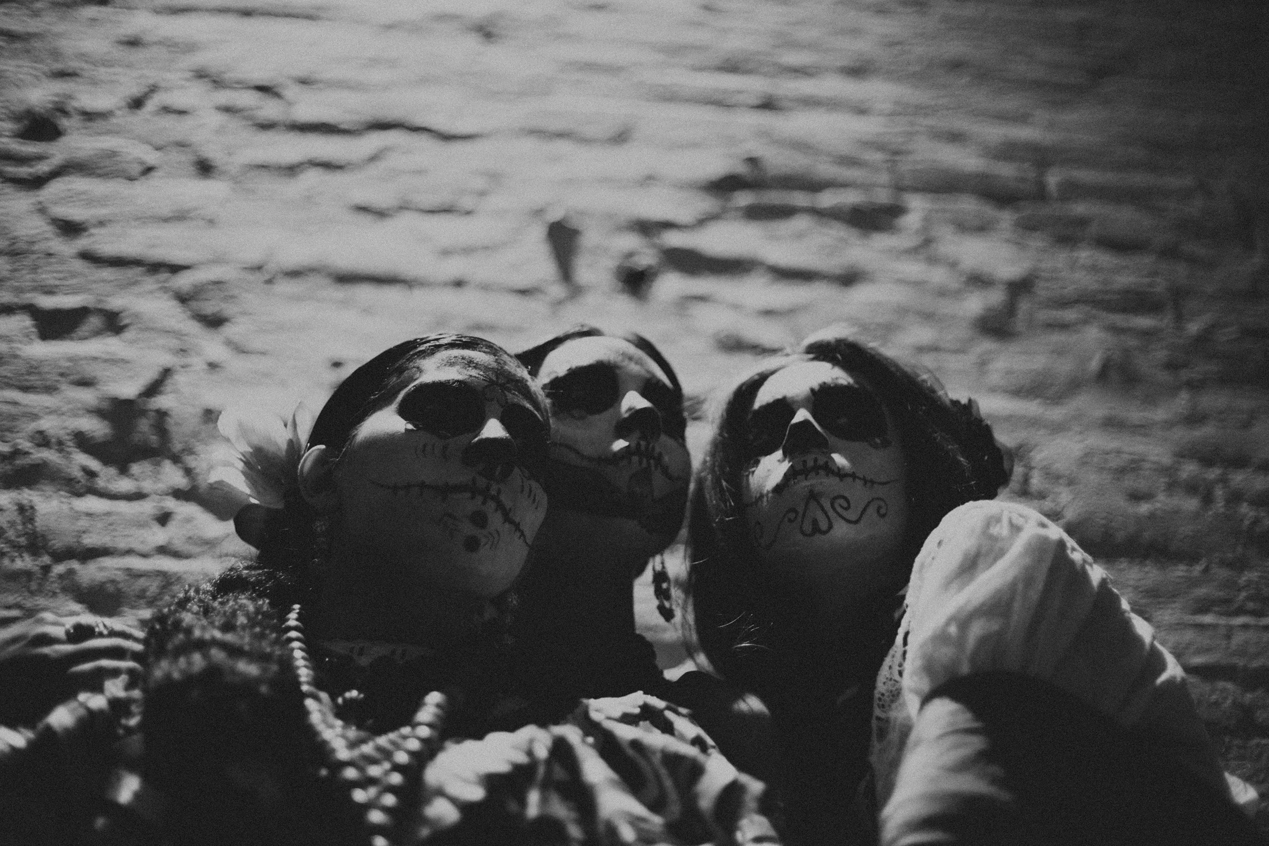Hair & Styling by Laura Flores Makeup by Charissa Jane Models: Savanna "Peace", Juliette Ciccarelli and Vanessa Jay A special thank you to Spanglish Arte for providing wardrobe and accessories.