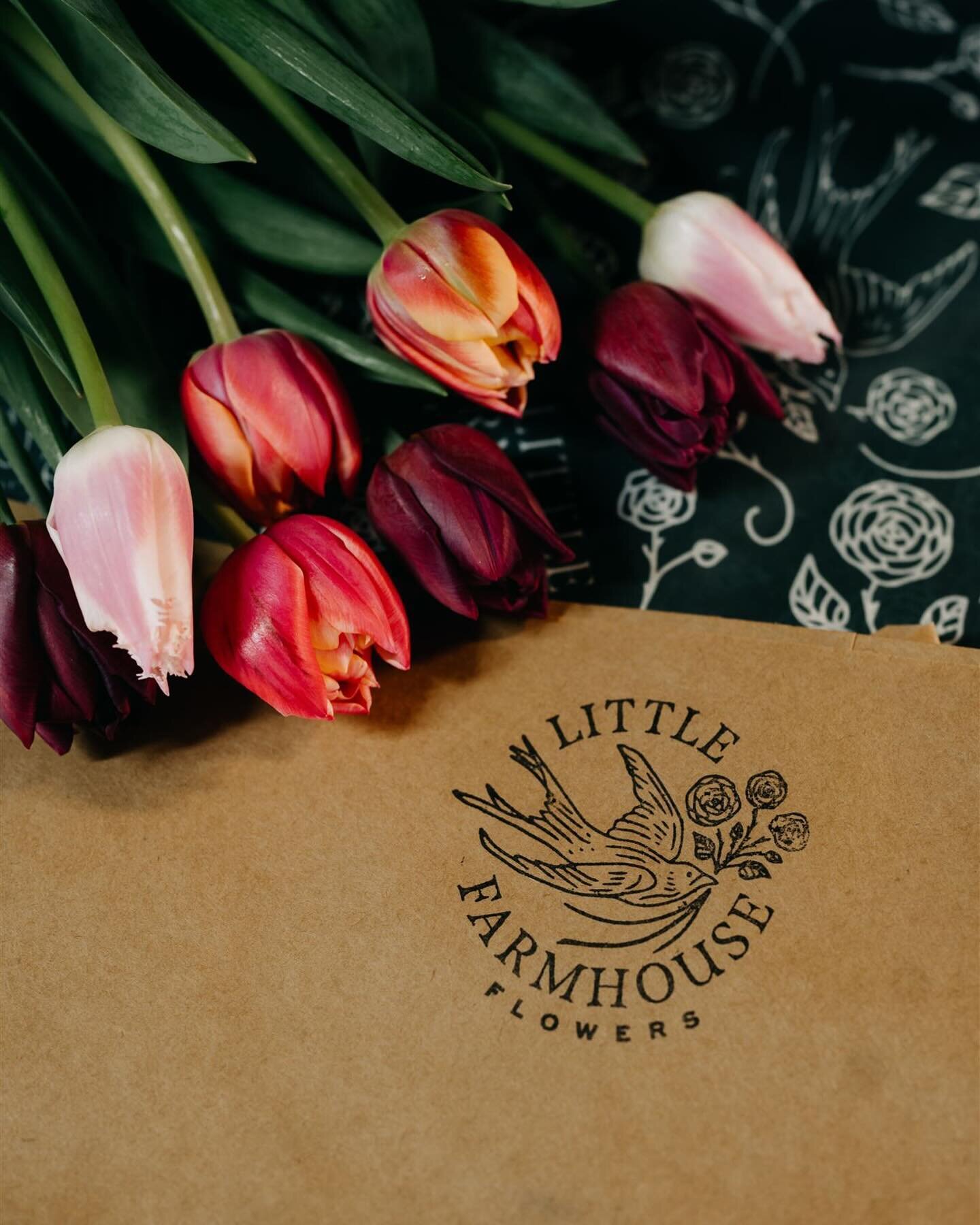 It&rsquo;s tulip season - but also it&rsquo;s kinda never not tulip season at the amazing @littlefarmhouseflowers 🌷 we&rsquo;re absolutely loving these photos by @duewestphotos capturing their branding in use. ✨