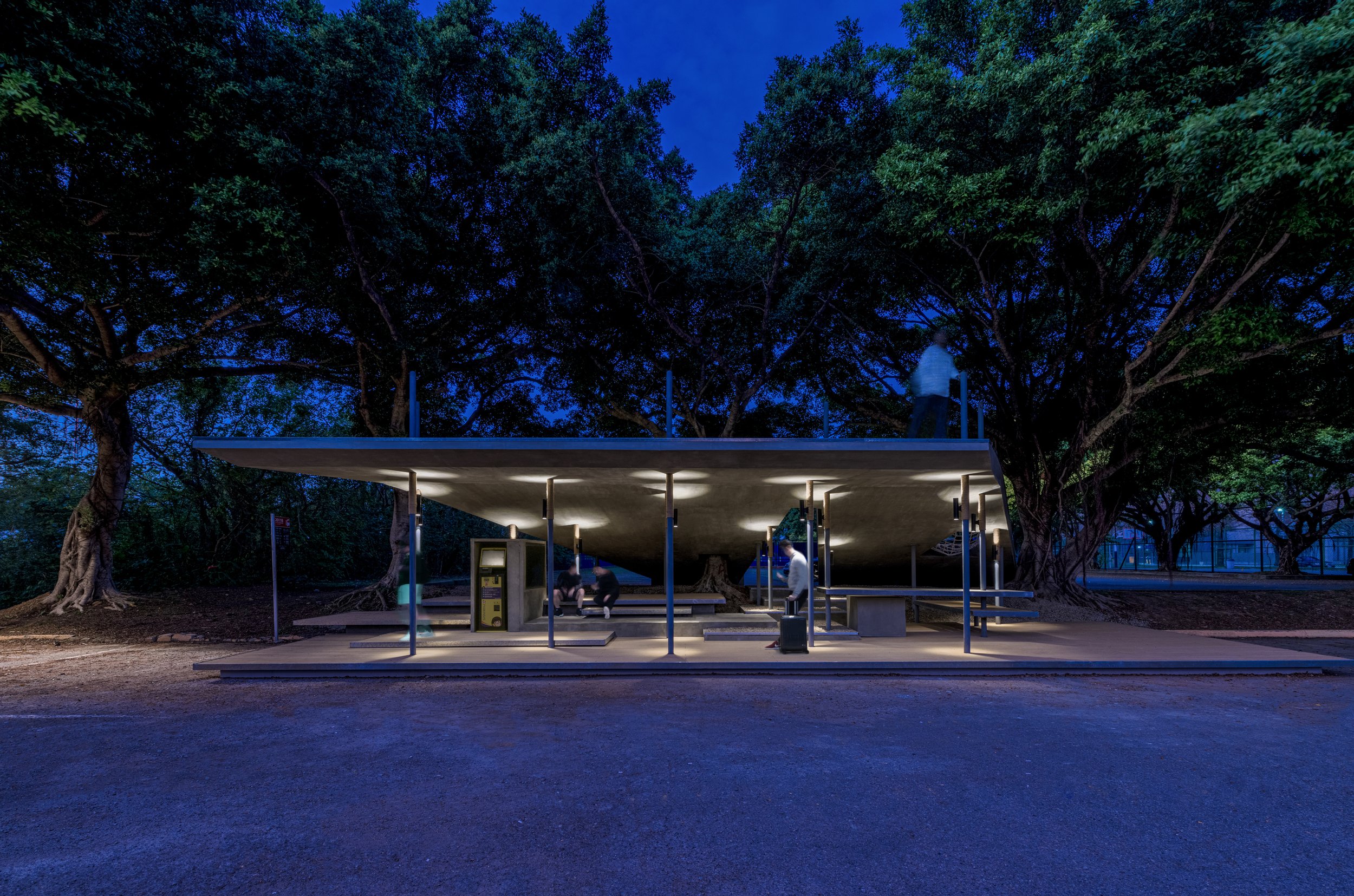 NTCU BUS-STOP_1_ Ivan chuang.jpg