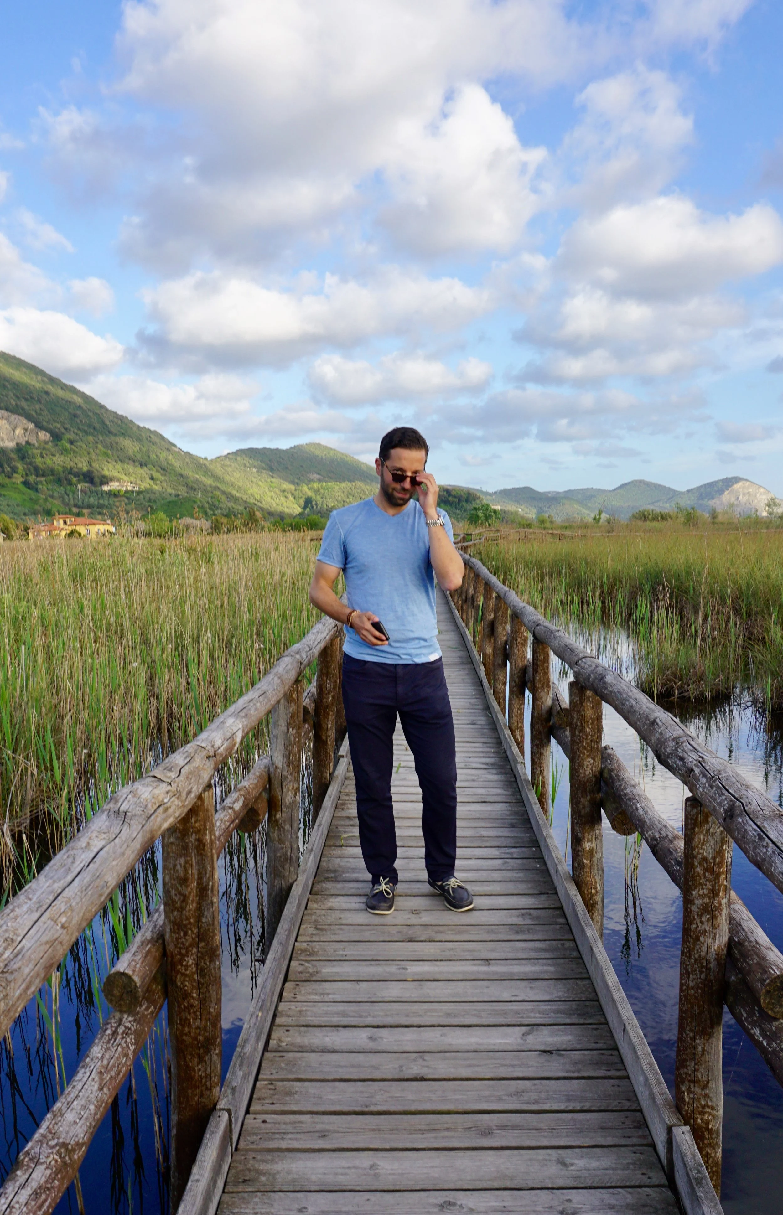  Def a natural, un-posed shot    