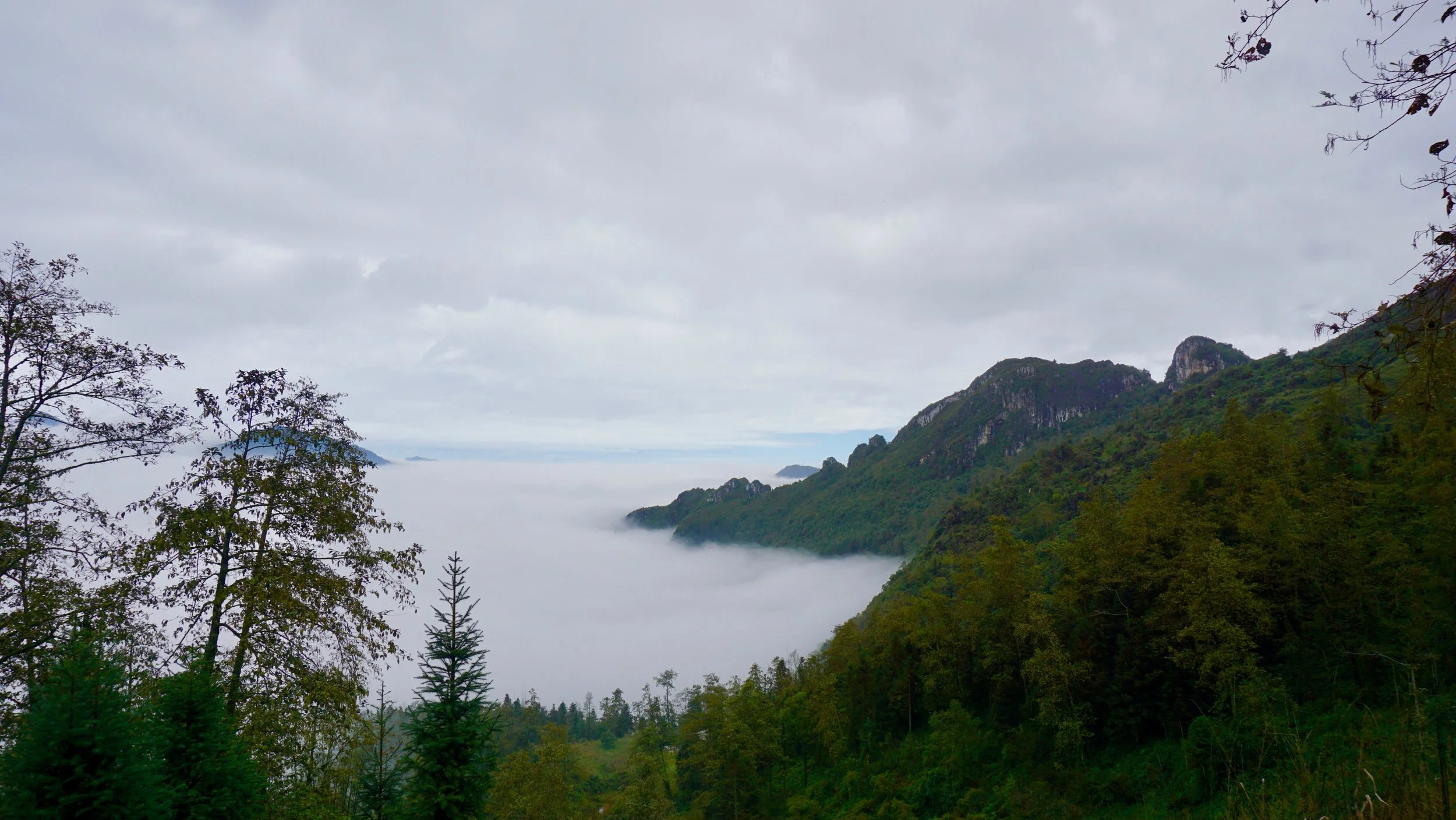 Clouds abound from below and above in Sa Pa 