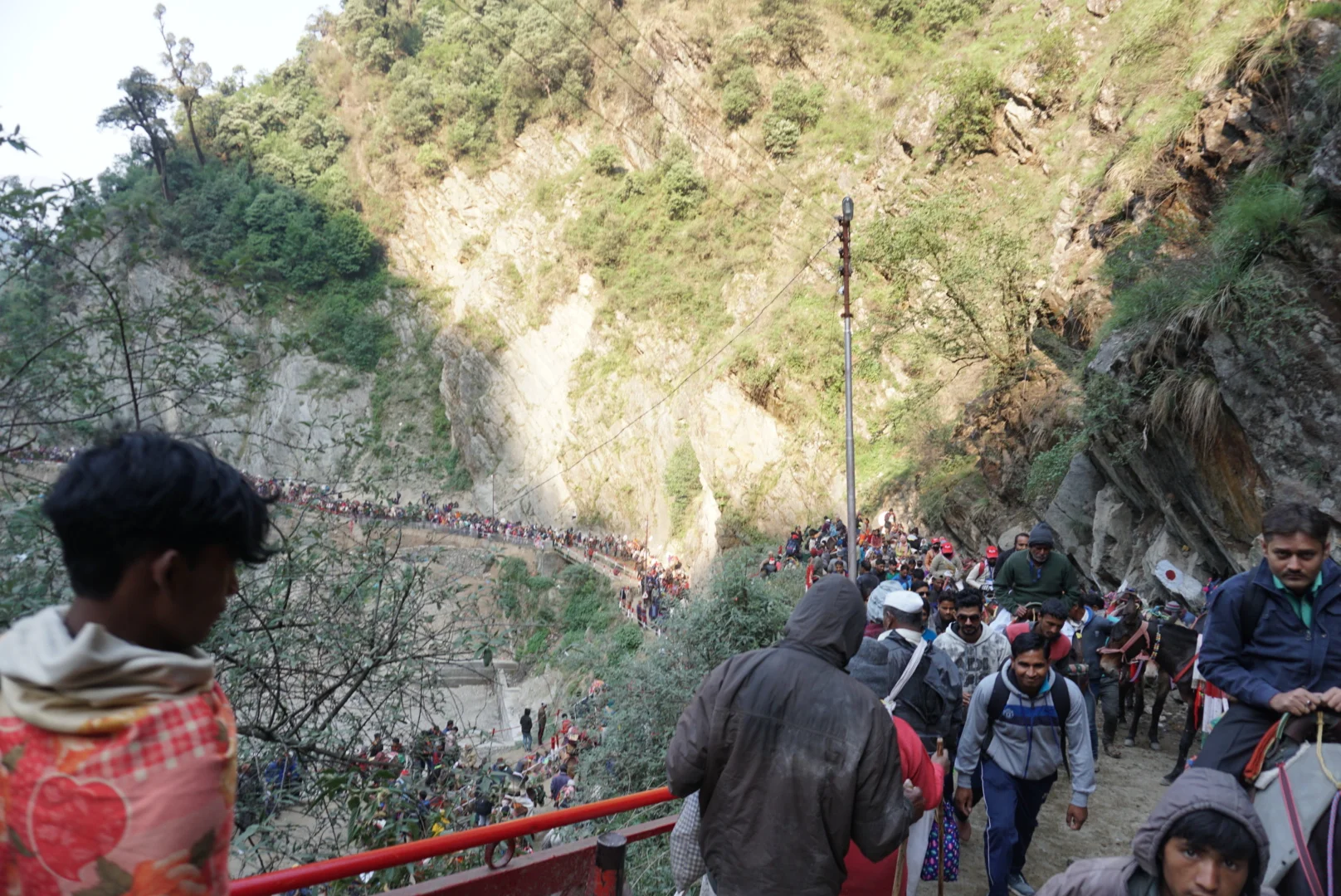  A small portion of the 30,000 pilgrims on their way to the temple 18k away and 3,500m up 