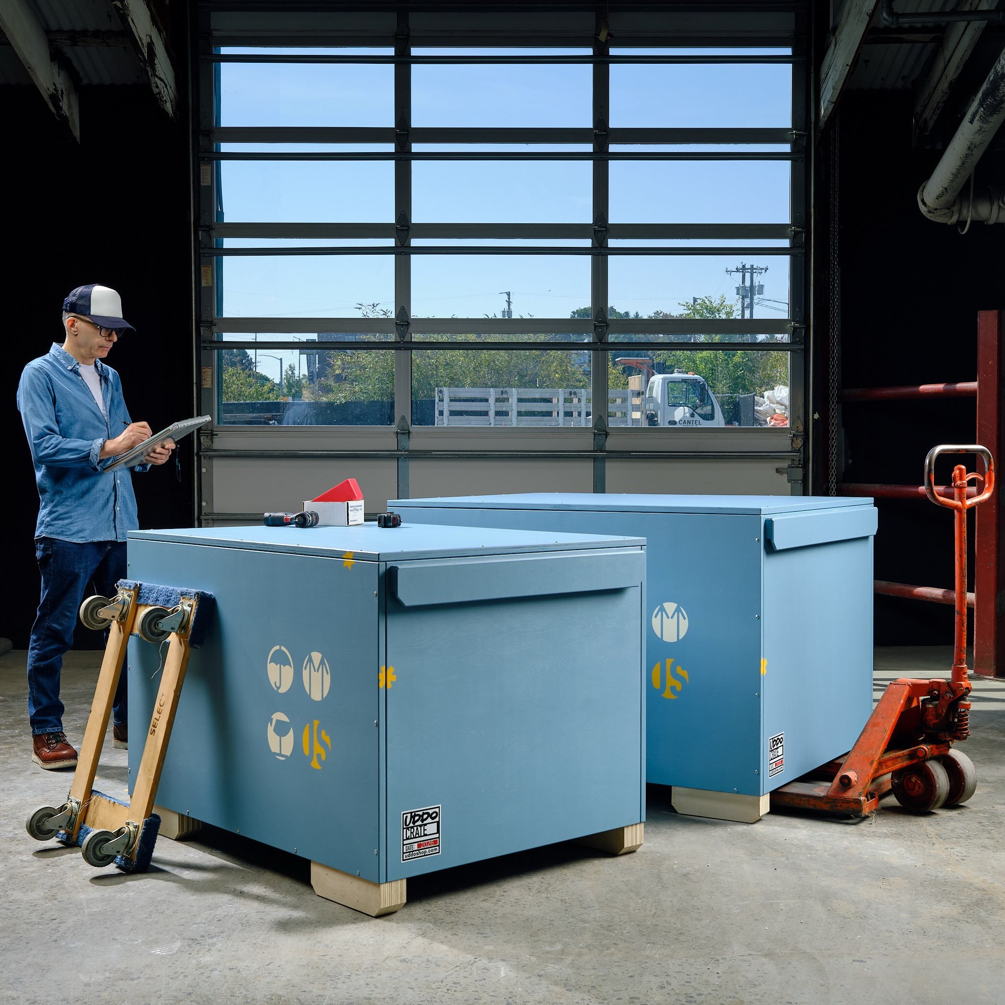 New 𝕌𝕕𝕕𝕠 Hollow Core Crates in the dock. 
⠀⠀⠀⠀⠀⠀⠀⠀⠀
#fujixseries #artcrate #artshipping #uddohollowcore #xf23mmf14