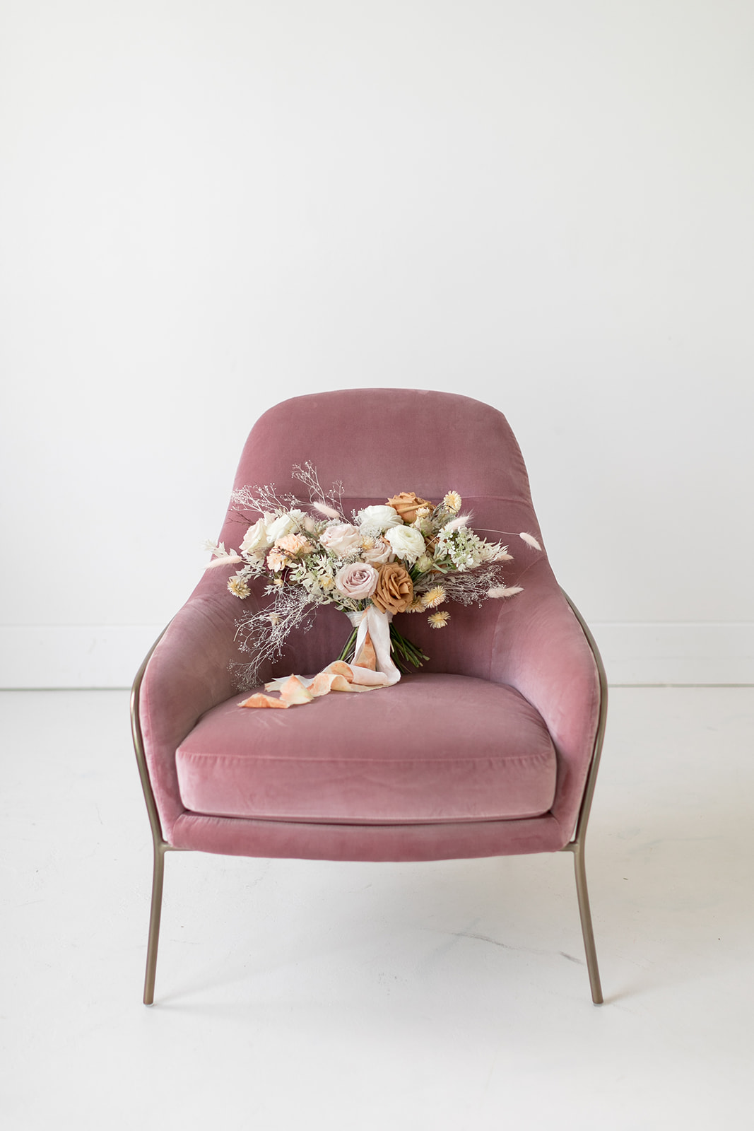 Presses Flowers Styled Shoot - Amy Caroline Photography-54.jpg