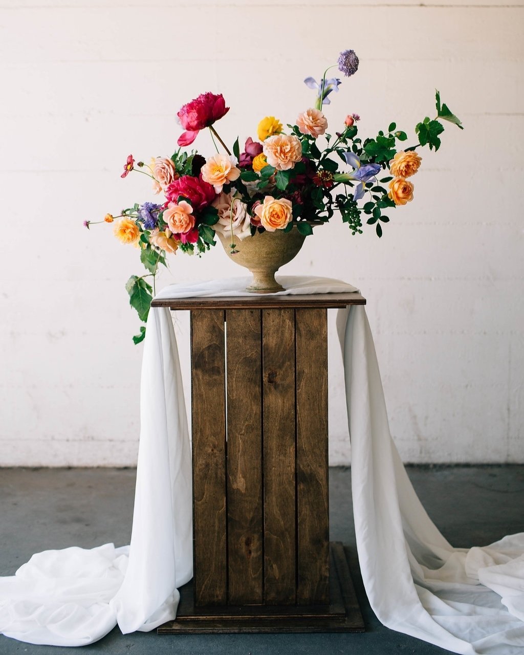 Wedding professionals! Do you have creative days? A day here and there that is just to be creative for yourself. I love being able to do this every so often. I'll grab a few bunches of blooms that speak to me (even from Trader Joes!) and just design.