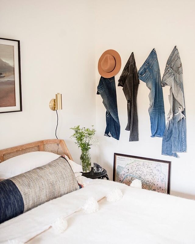 Another Sunday at home. Another day to change around everything hanging on your walls!! Wrote an essay on the blog about staying inspired and creative during this unusual time. 👆🏻 link in bio