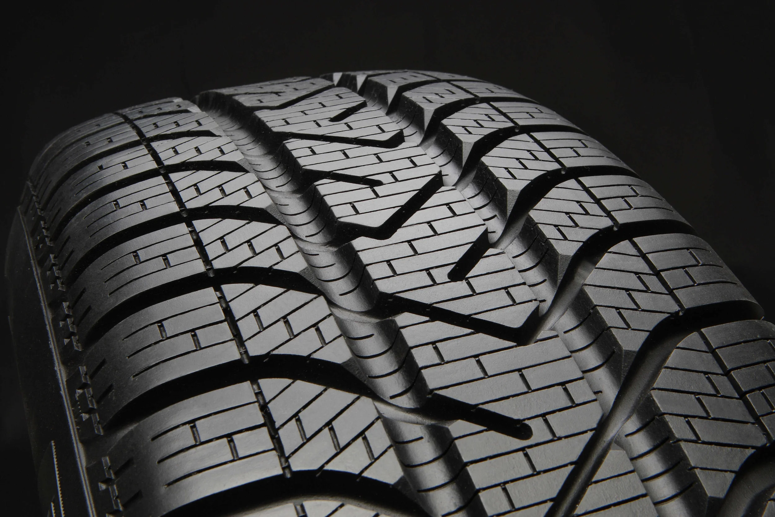 Winter tyre close up.jpg