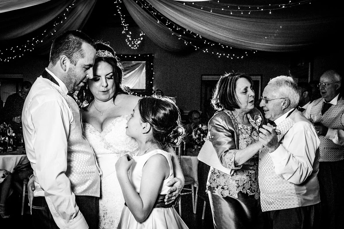 Reception at The Bulls Head - Chislehurst - Kent - Lets dance! 
