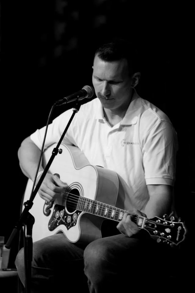 live (8 of 23).jpg