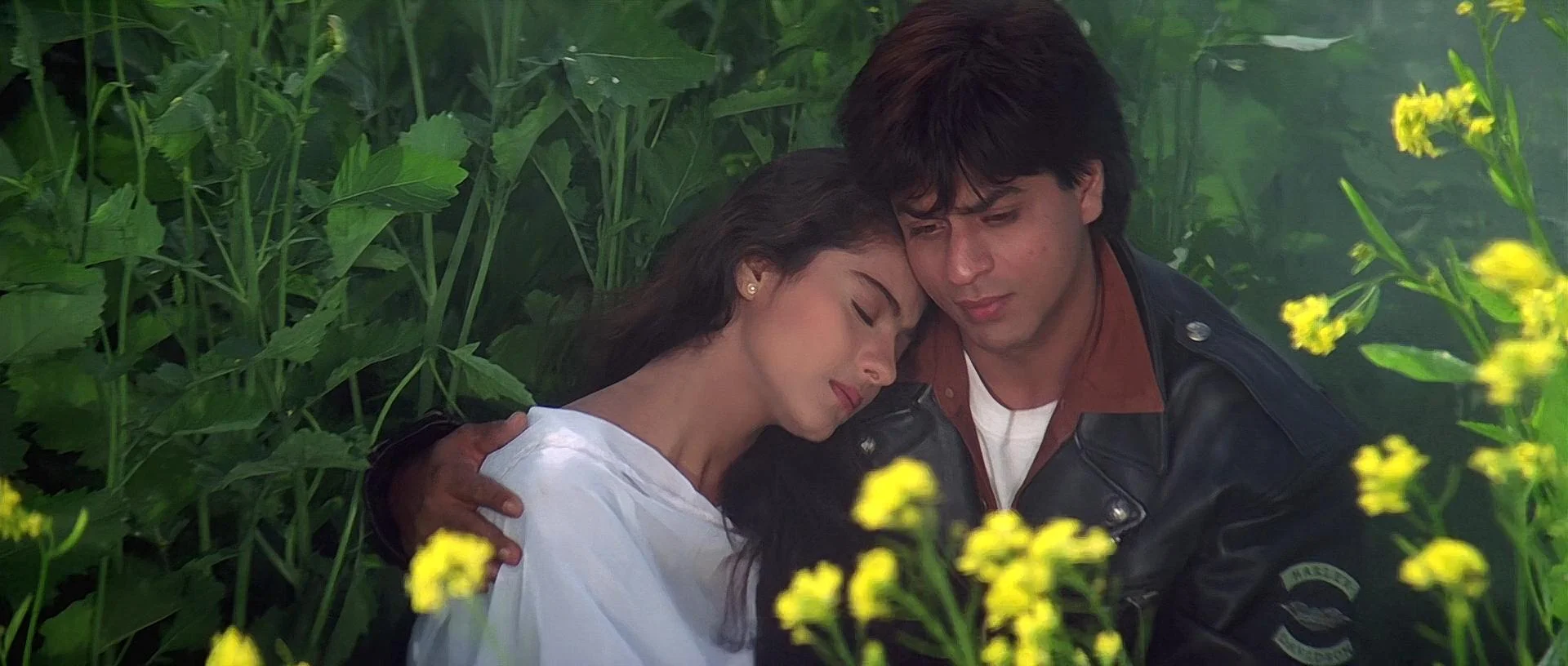 Kajol and SRK in DDLJ