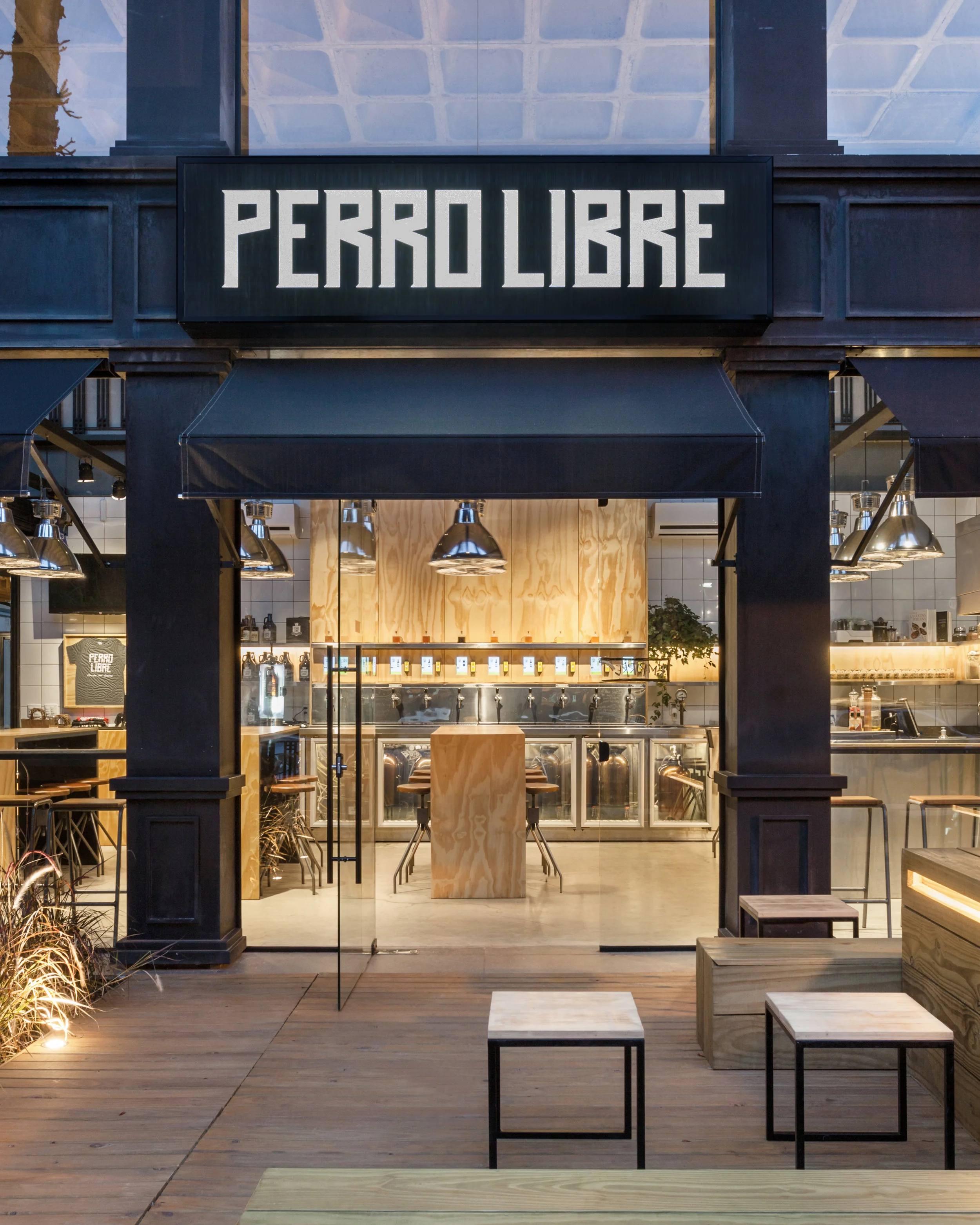 Perro Libre - Tap Room -2_3.jpg