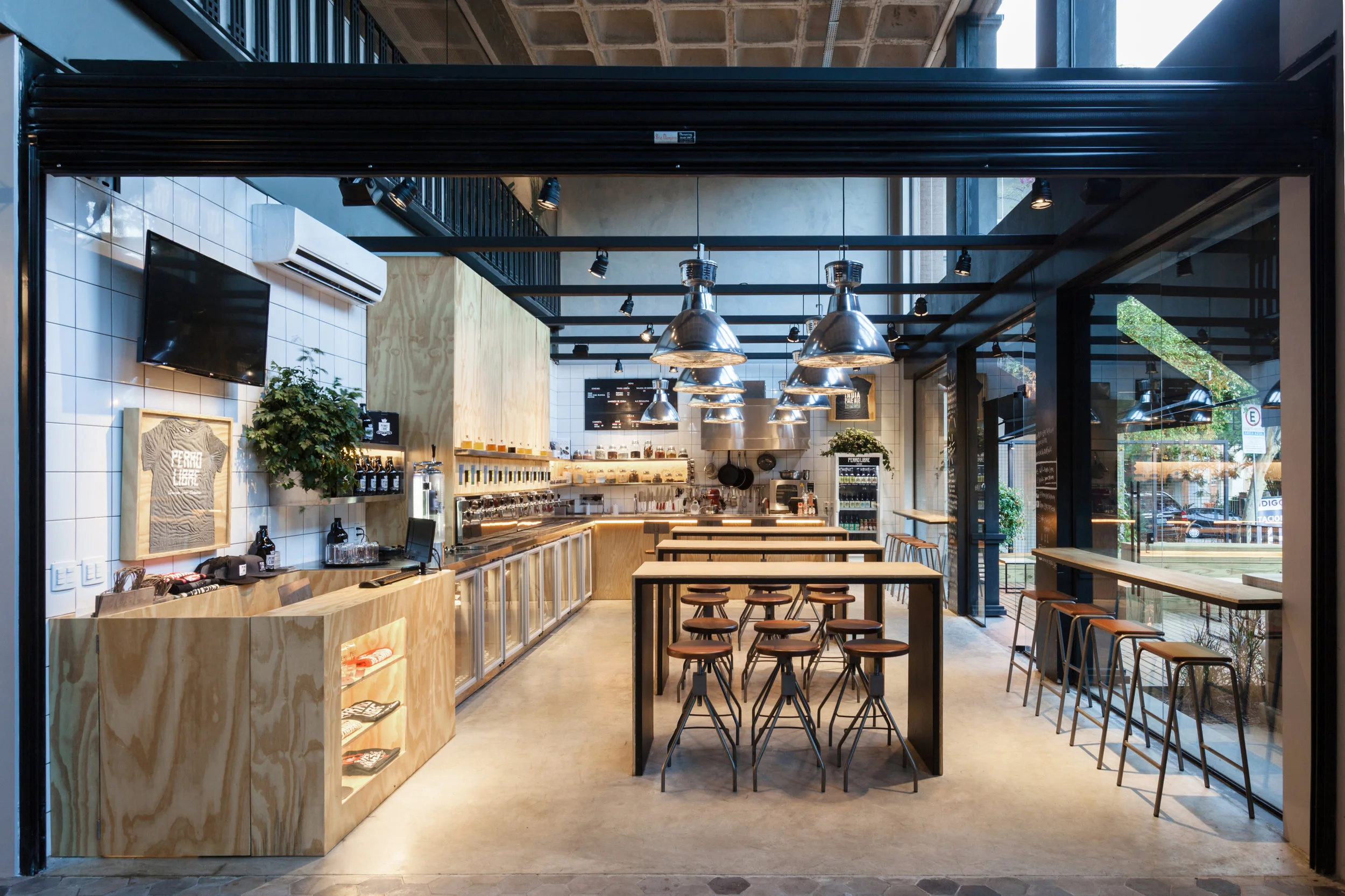 Perro Libre - Tap Room -6.jpg