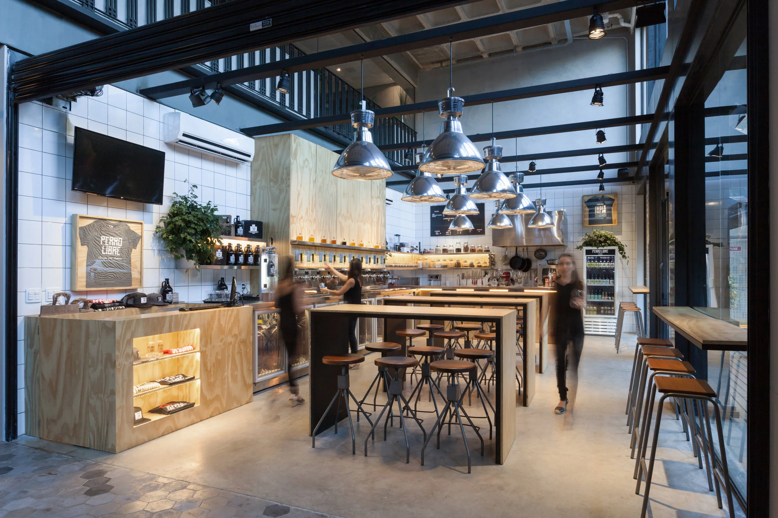 Perro Libre - Tap Room -7.jpg