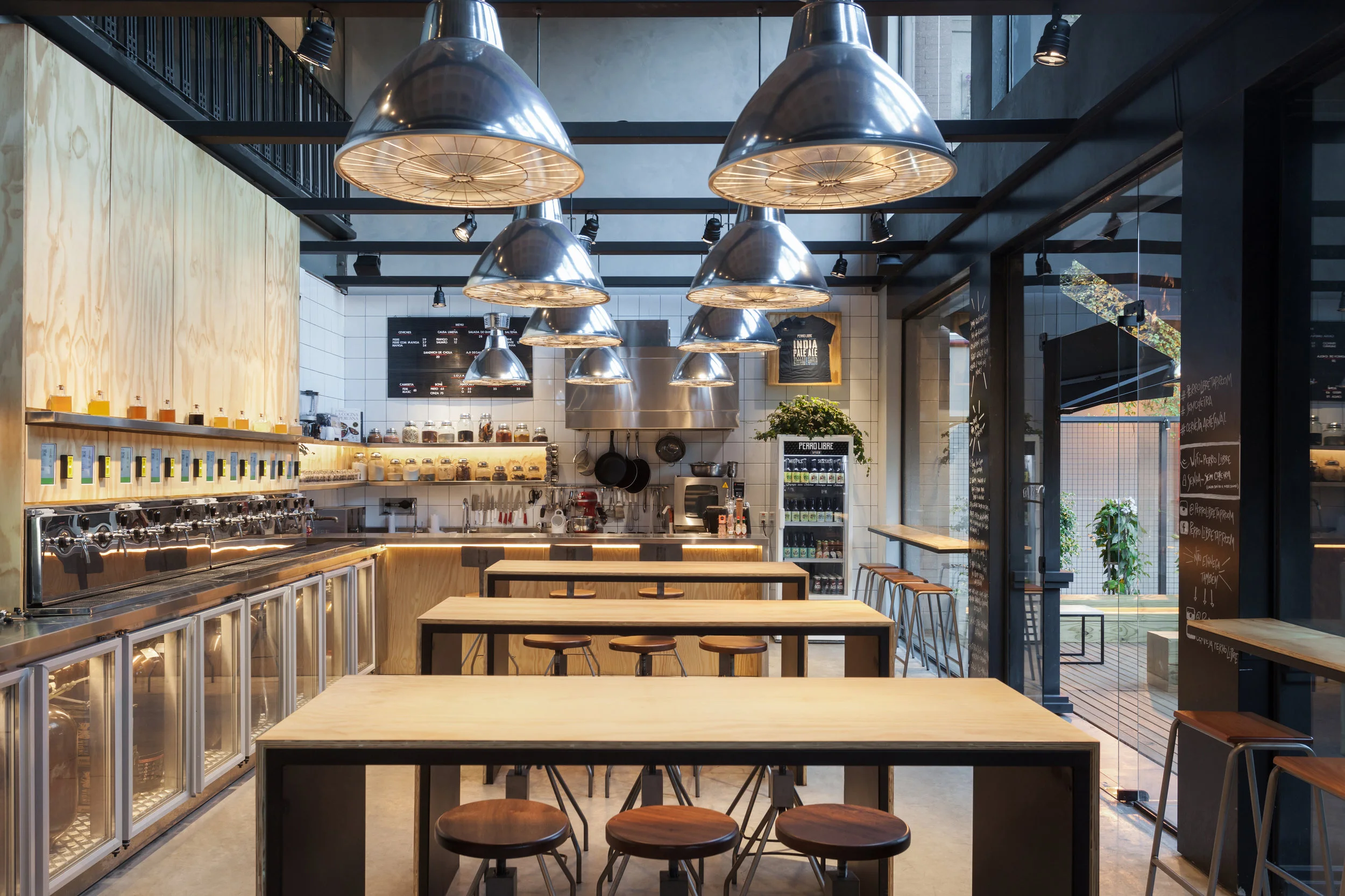 Perro Libre - Tap Room -9.jpg