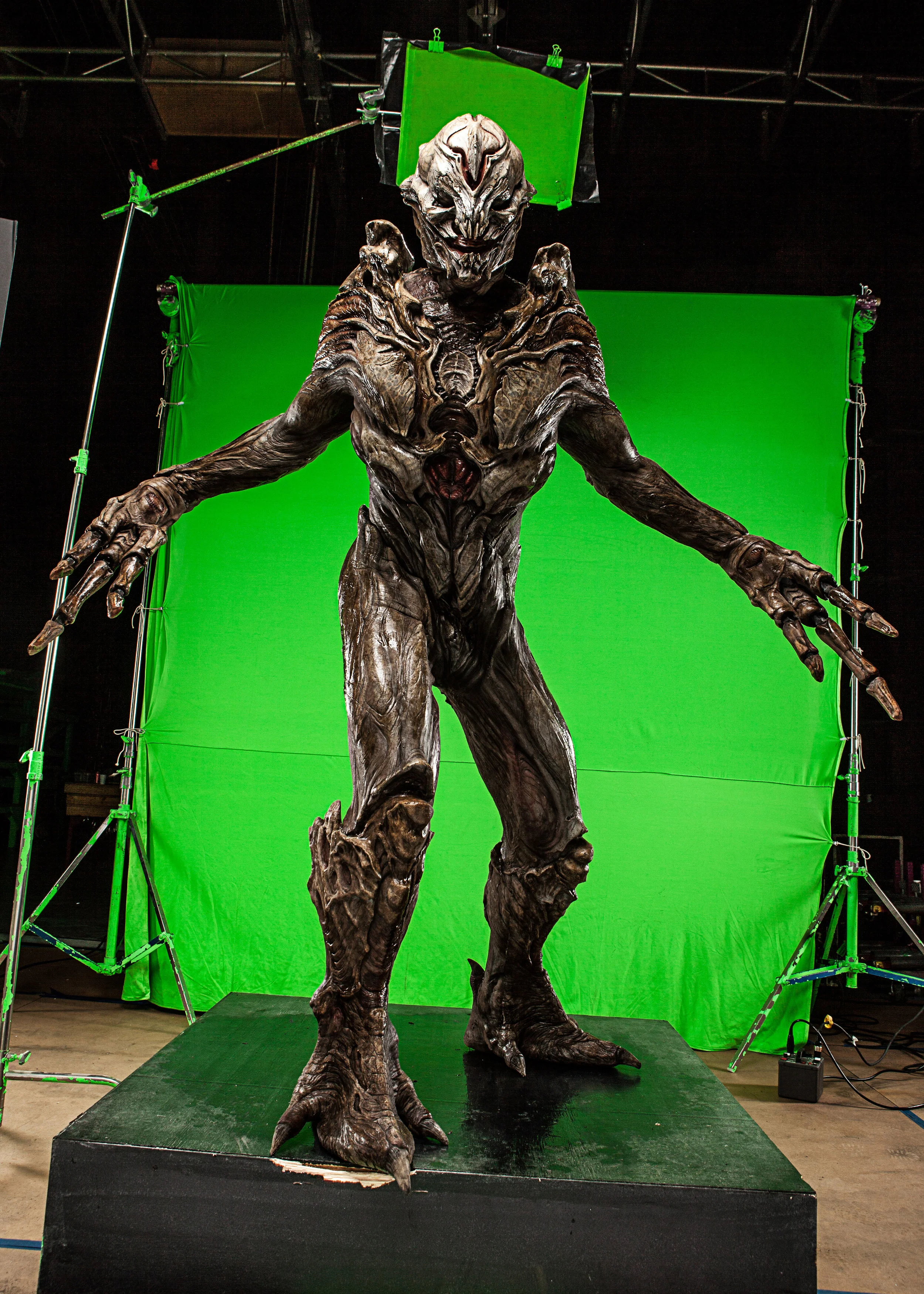 PREDATORS CREATURE