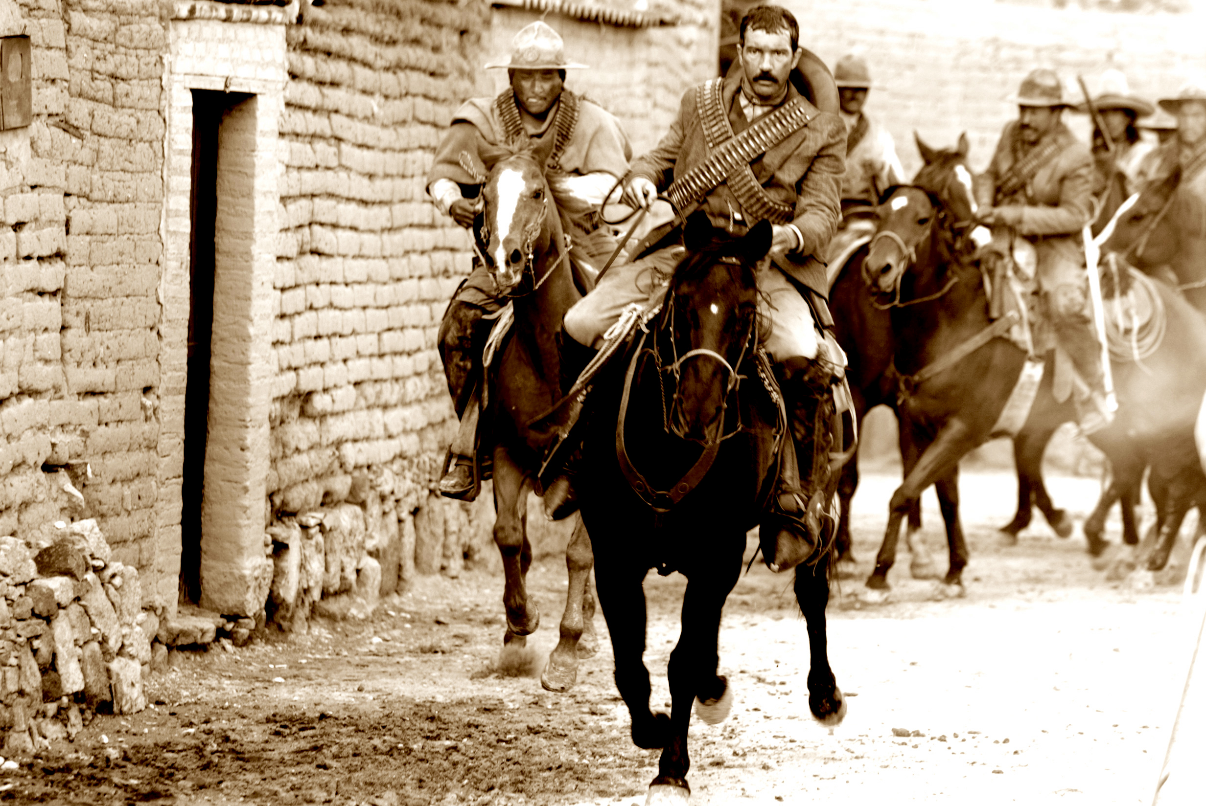 Pancho-rides-into-battle.jpg