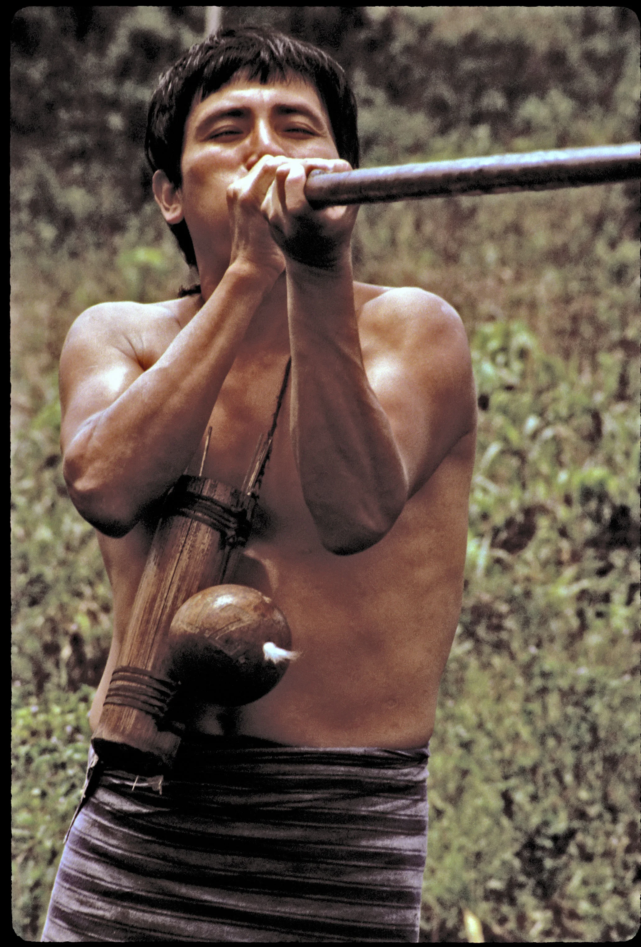 Alfredo---blowgun.jpg