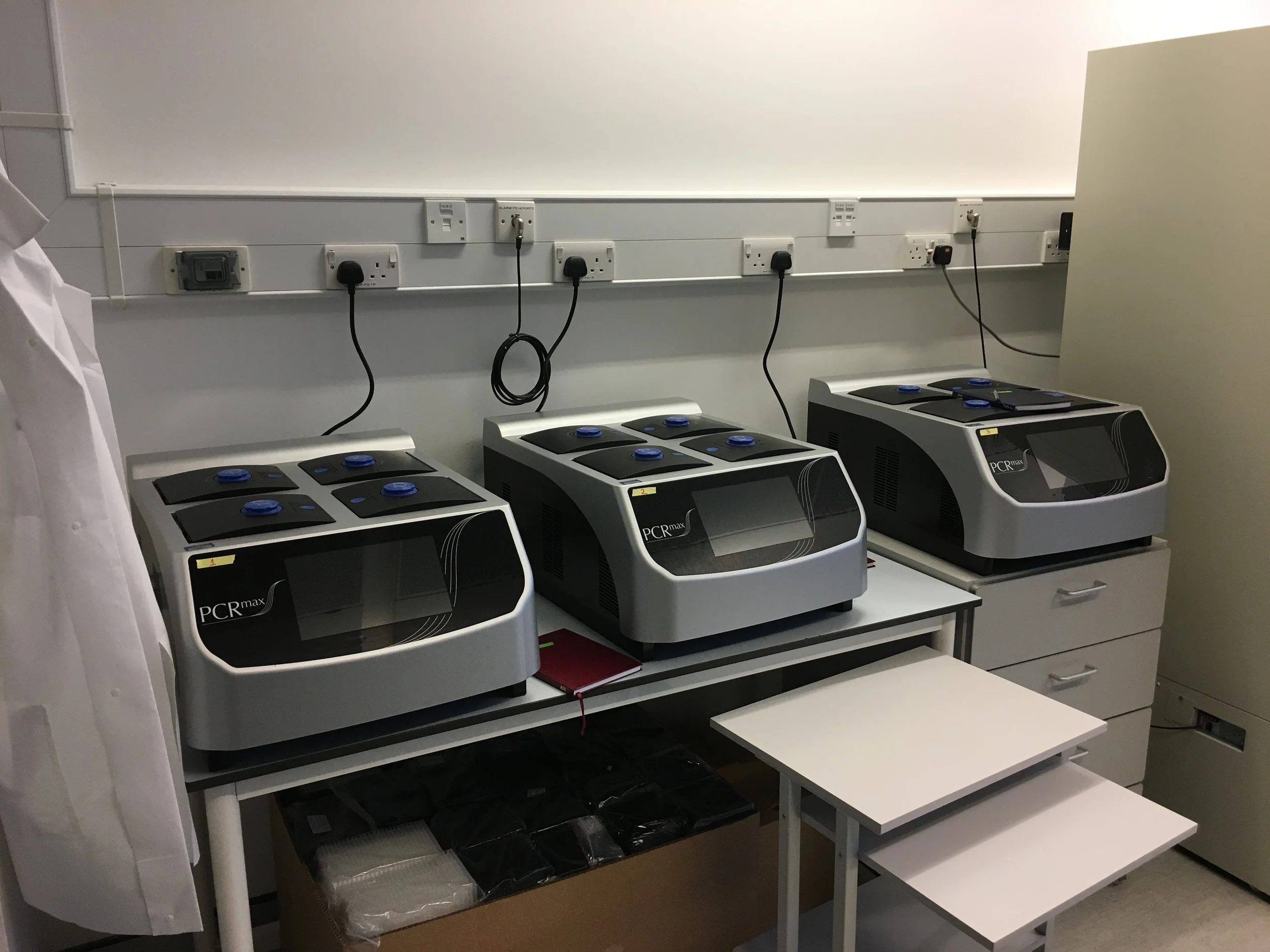 PCRMAX ALPHA CYCLER 4 WITH A CAPACITY OF SIX 96-WELL PLATES AND TWO 384-WELL PLATES