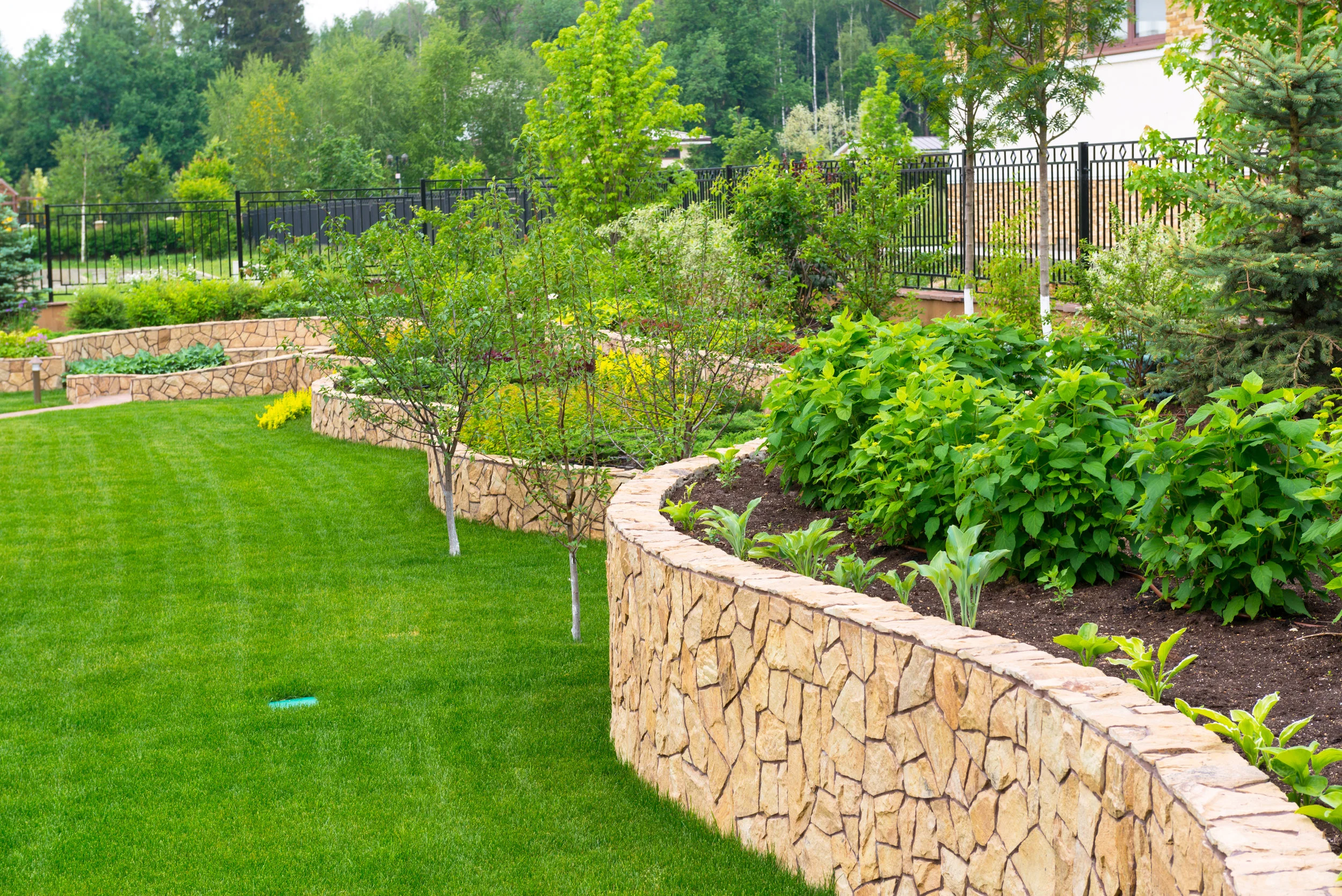 Types of Masonry for Stunning Retaining Walls in Hamptons, NY