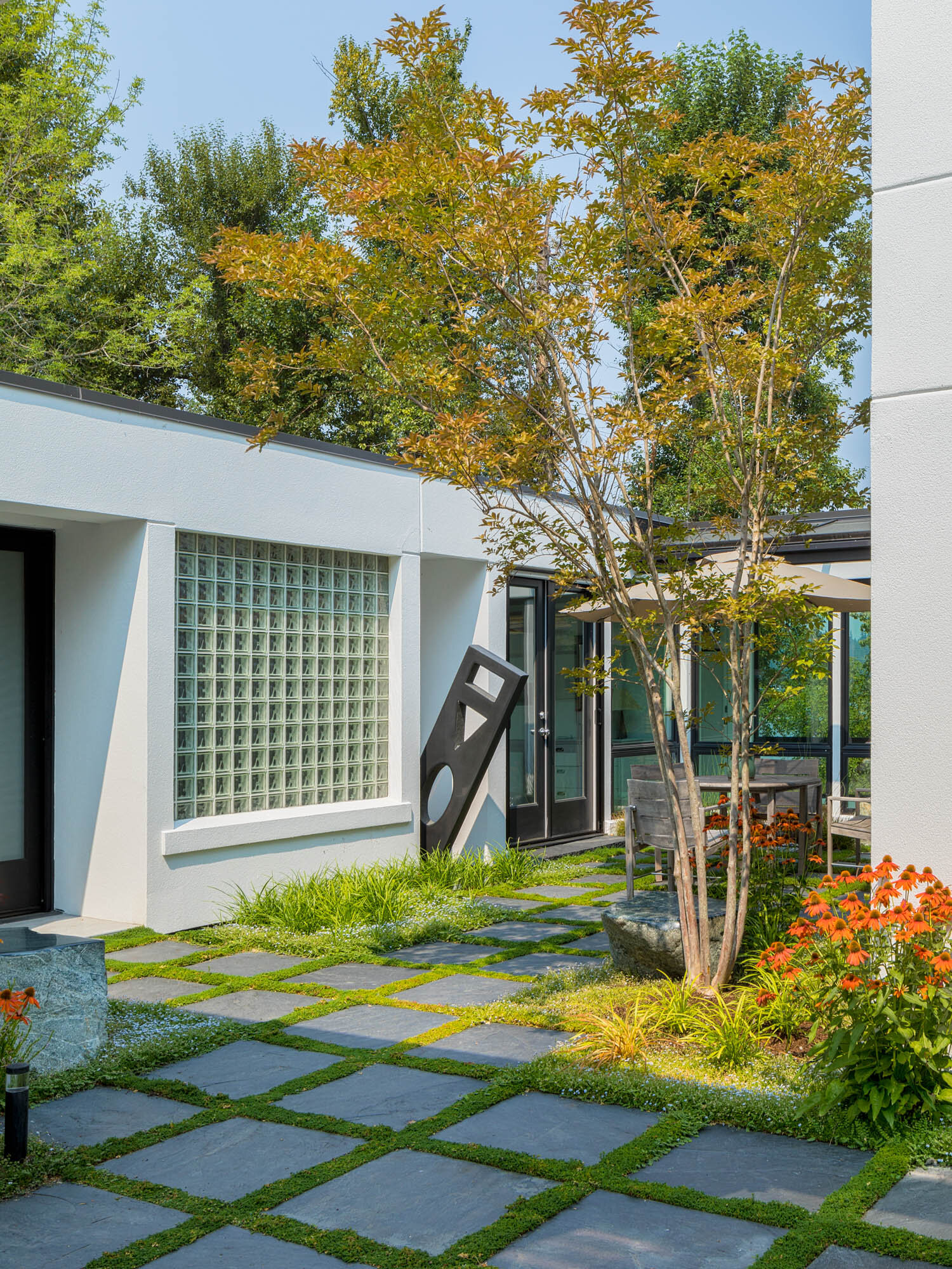 northwest outdoor living and landscapes on Darwin Webb Landscape Architects Custom Modern Landscape Design For High Tech Professionals And Ceo S In Seattle