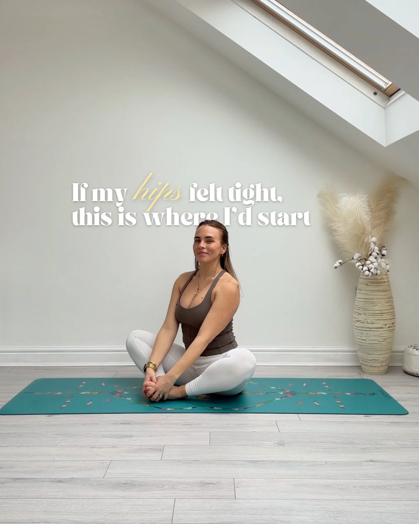 Tight hips? start here ✨ @weglow 

If your hips feel stiff, blocked, or just a bit &ldquo;meh&rdquo;&hellip;
stretching harder isn&rsquo;t the answer.

What you really want is a mix of:
&ndash; mobility (moving your hips through range)
&ndash; streng