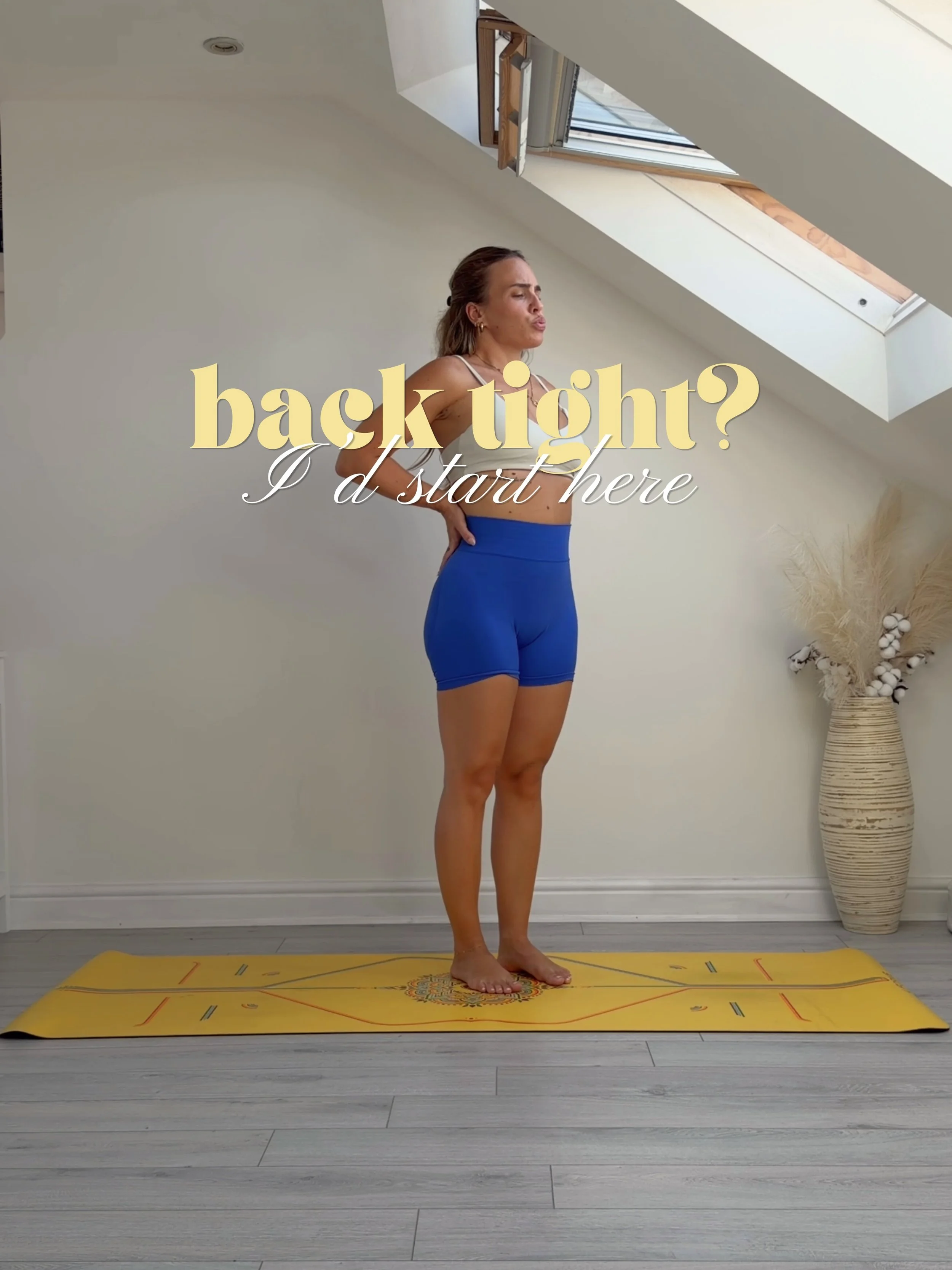 Back tight after sitting all day? 😮&zwj;💨
Before you throw yourself into another forward fold, try this.

Often what feels like a &ldquo;tight back&rdquo; can be linked to: &bull; stiff hips &bull; sleepy glutes &bull; a core that&rsquo;s been swit