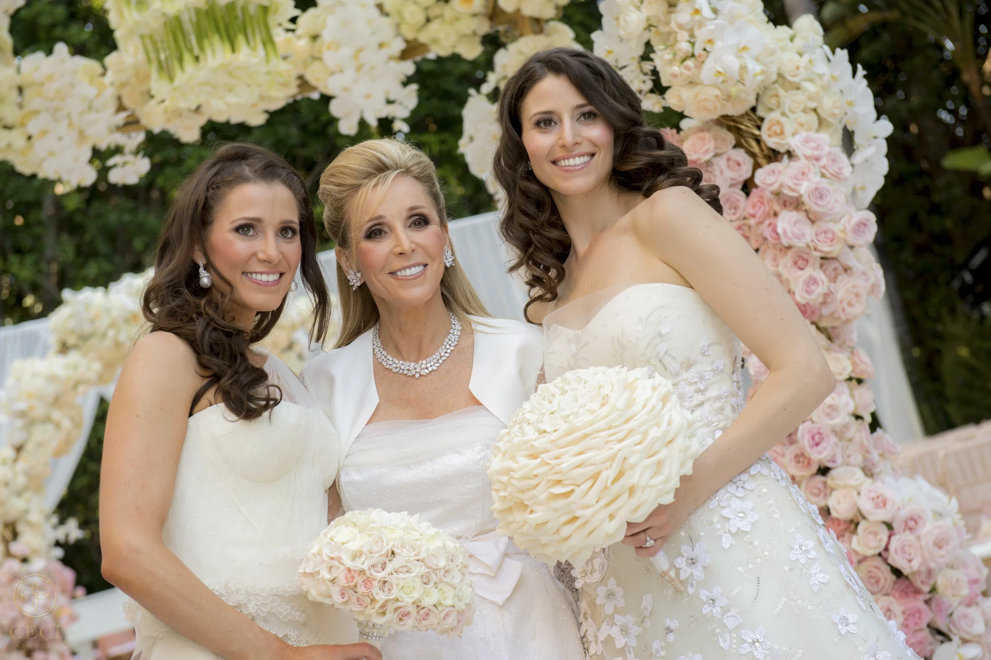 rose_gold_pink_romantic_real_wedding_roses_inspiration_cecistyle_v152-24.jpg