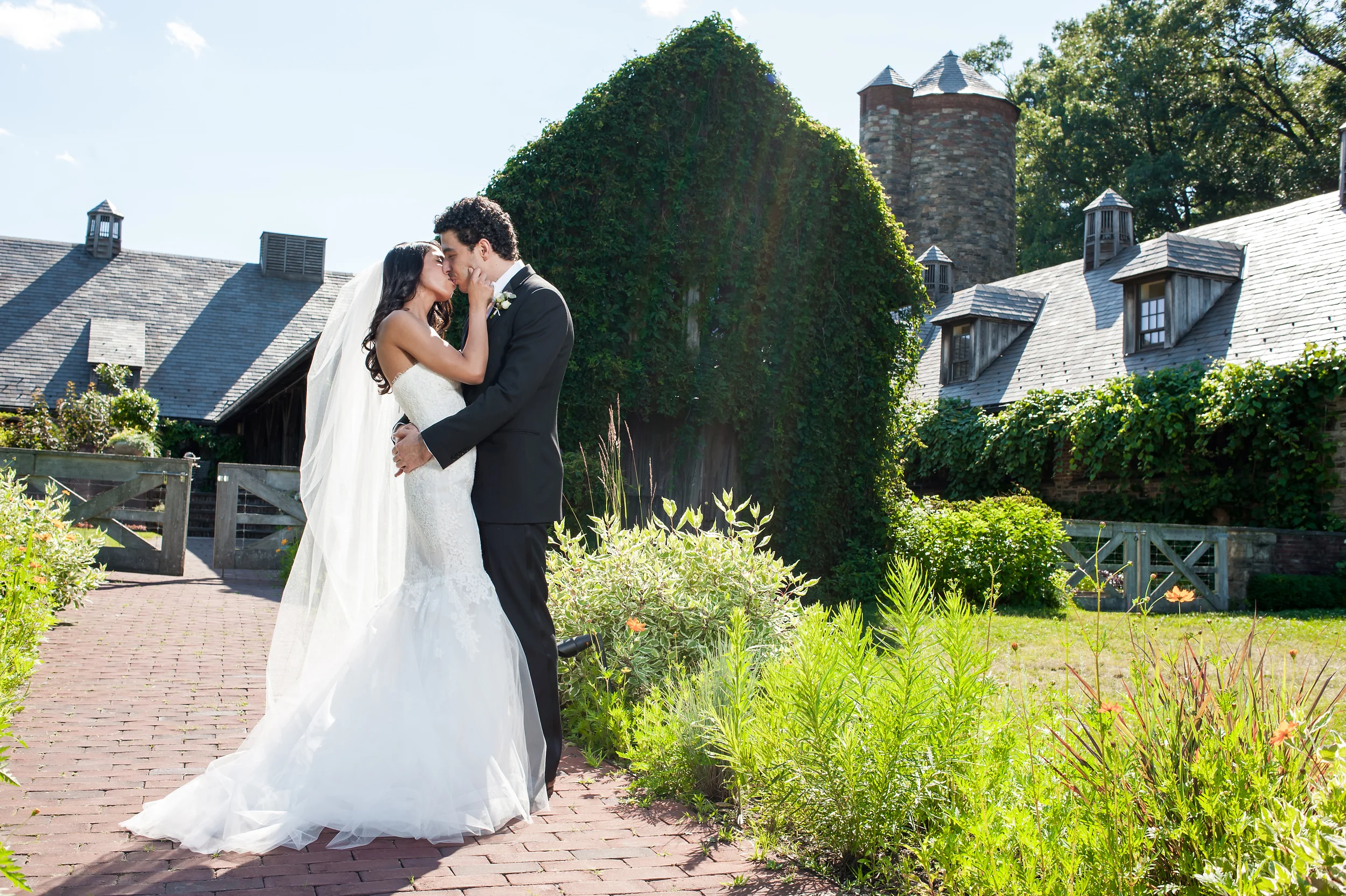 Ceci_New_York_Bride_Wedding_Blue_Hill_14.jpg
