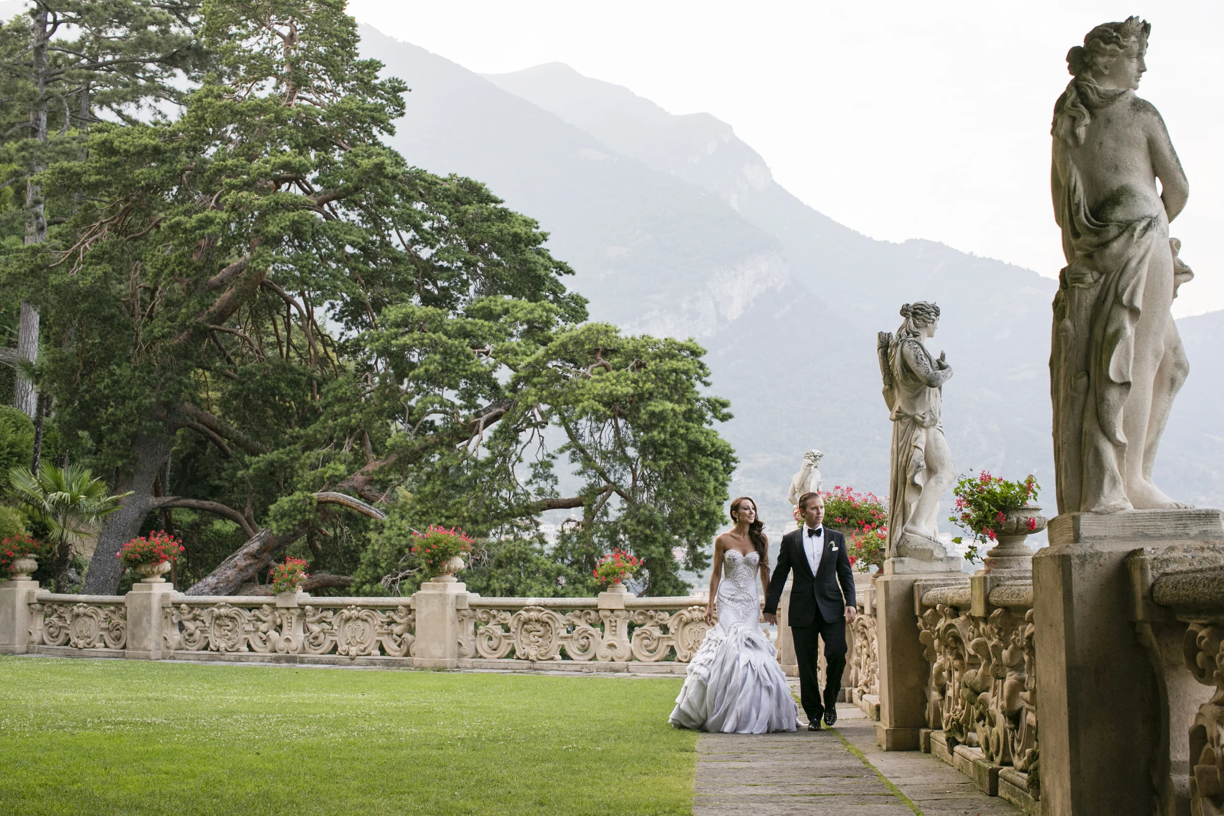 Ceci_New_York_Wedding_Lake_Como_Italy_Luxury_Style_Real_Bride_70.jpg