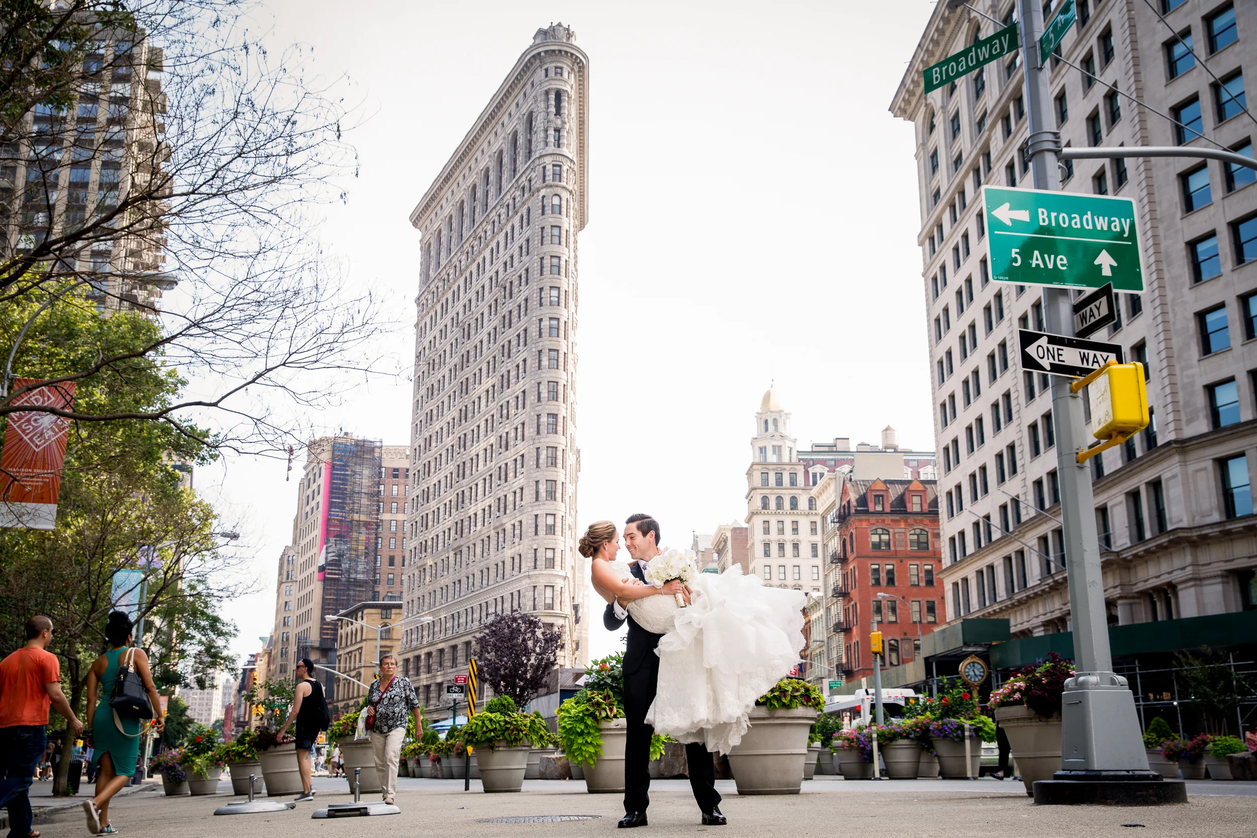 Ceci_New_York_Style_Luxury_Custom_Summer_Wedding_CeciBride_Letterpress_NewYork_Foil_Lighthouse_Chelsea_Piers_26.jpg