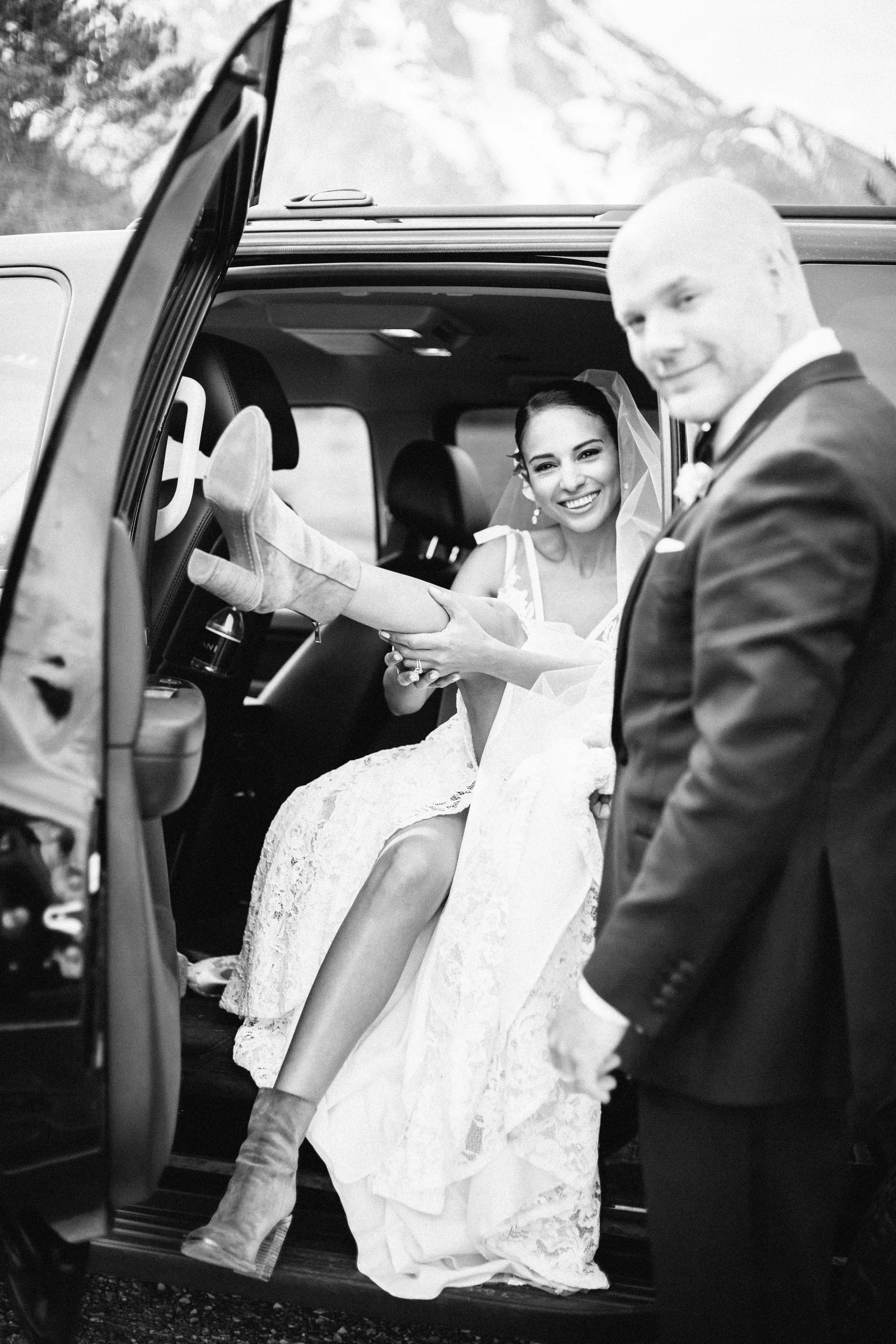 Cec_New_York_Lyndsey_Hamilton_Events_Wyoming_Amangani_Gold_Custom_Luxury_Wedding_Invitations_Stationery_Lifestlye_Inspiration_Personalized_Gold_Foil_Ivory_Jackson_Hole_Destination_Couture15.jpg