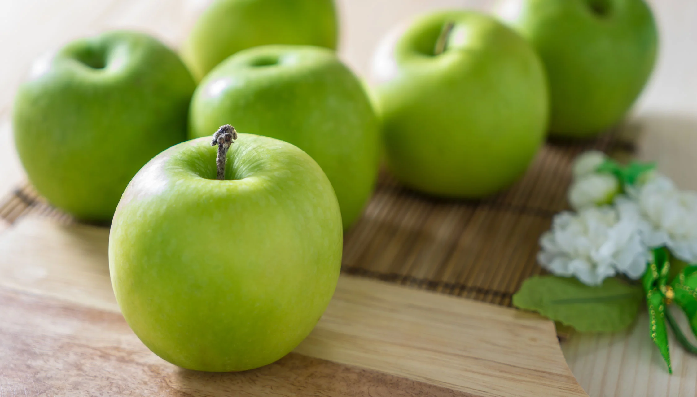 apple flower.jpg