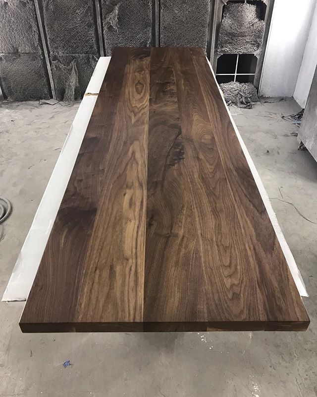 Beautiful walnut top from a while ago, this was finished with @chemcraftcoatings variset flat and we&rsquo;re really happy with how it came out! ...
...
...
#wood #woodworking #craft #craftsman #customwoodwork #custom #cabinetry #customcabinetry #pie