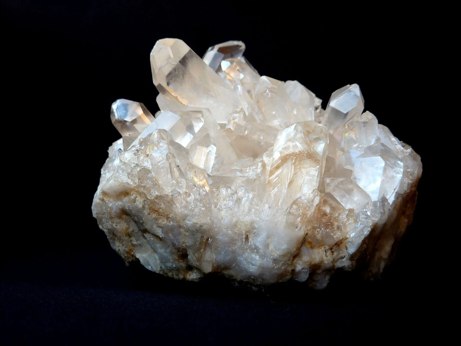 rock-crystal-1603469_1920.jpg