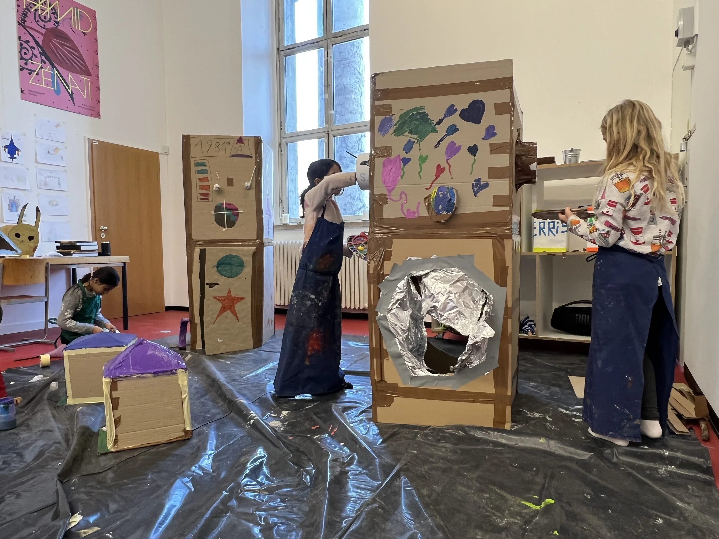  teamarbeit ist gefragt, wenn man eine  zeitmaschiene baut.  