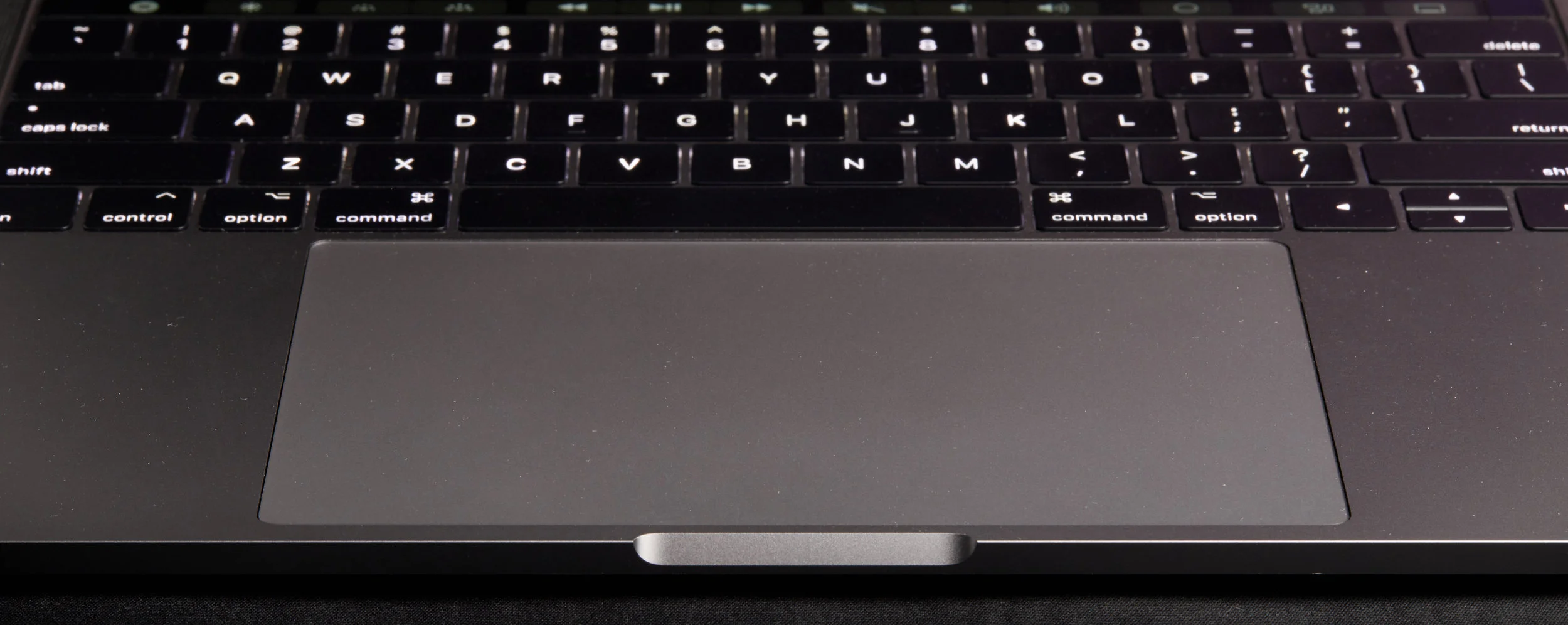 MacBookPro_0417 1.jpg