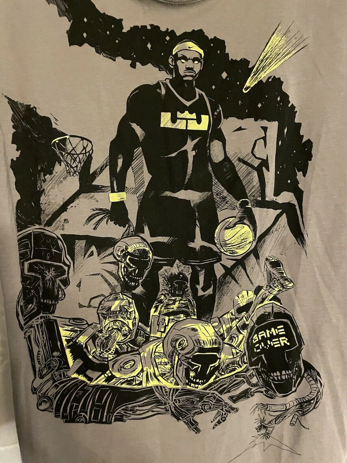 Lebrontshirtnew.jpg
