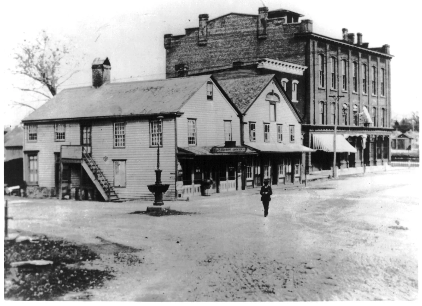 1900s-west-state-st-corner-of-riverside1.jpg