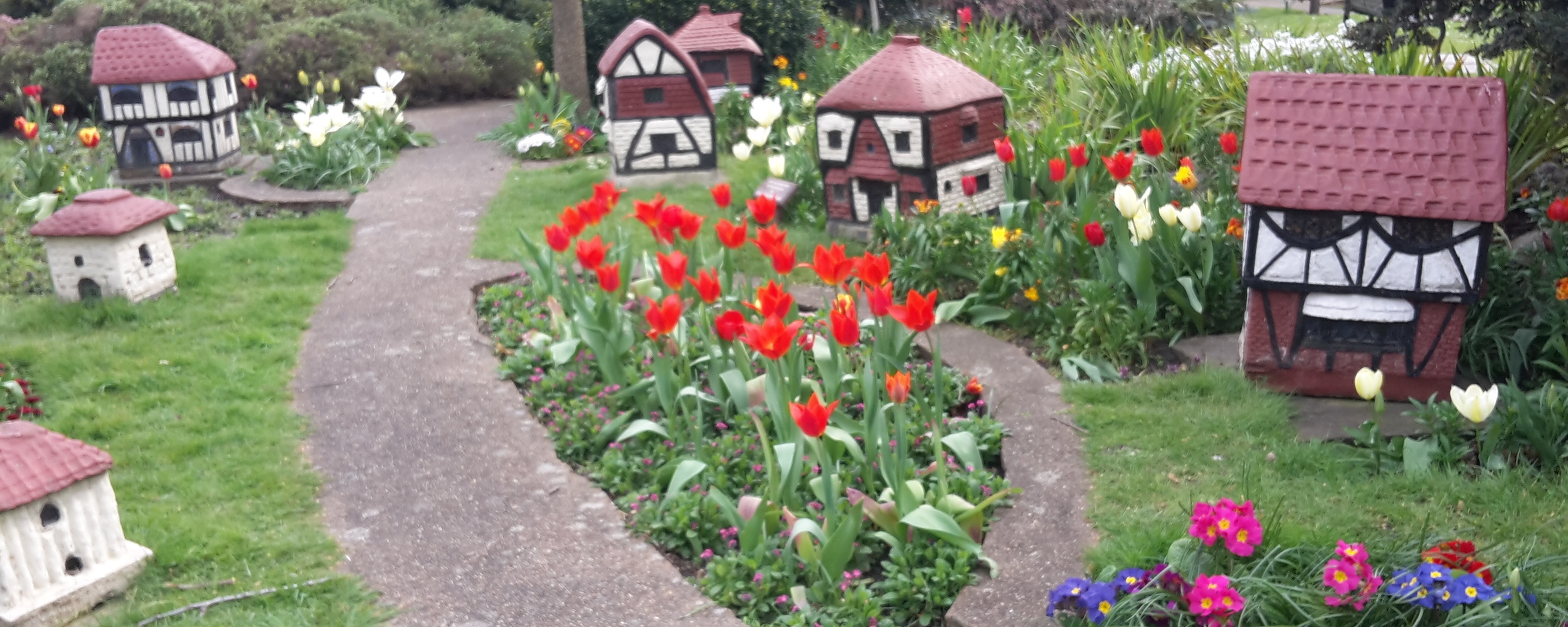 Cute borders at Vauxhall Park