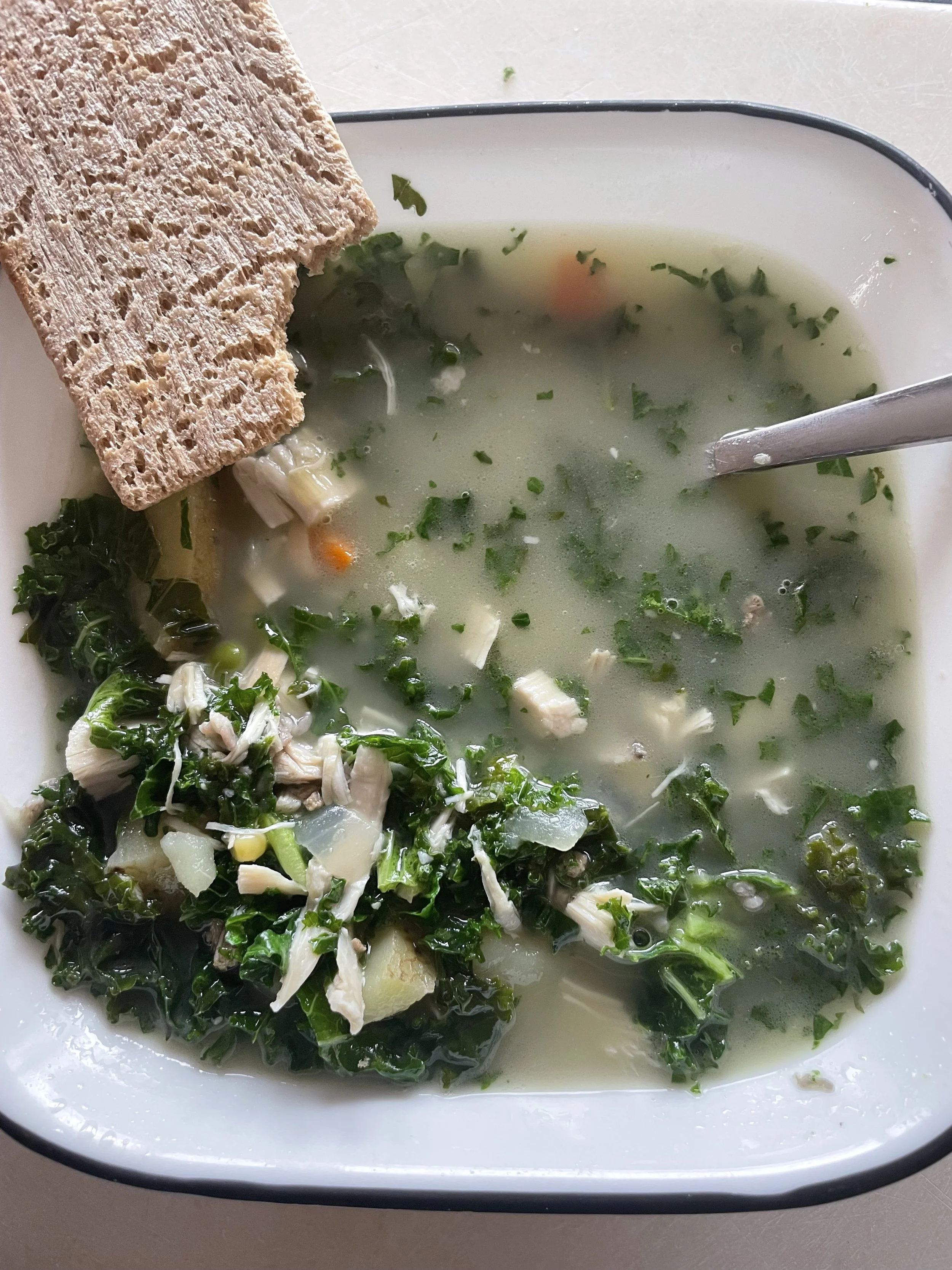Soupe poulet, kale et foie; Hyper nourrissante