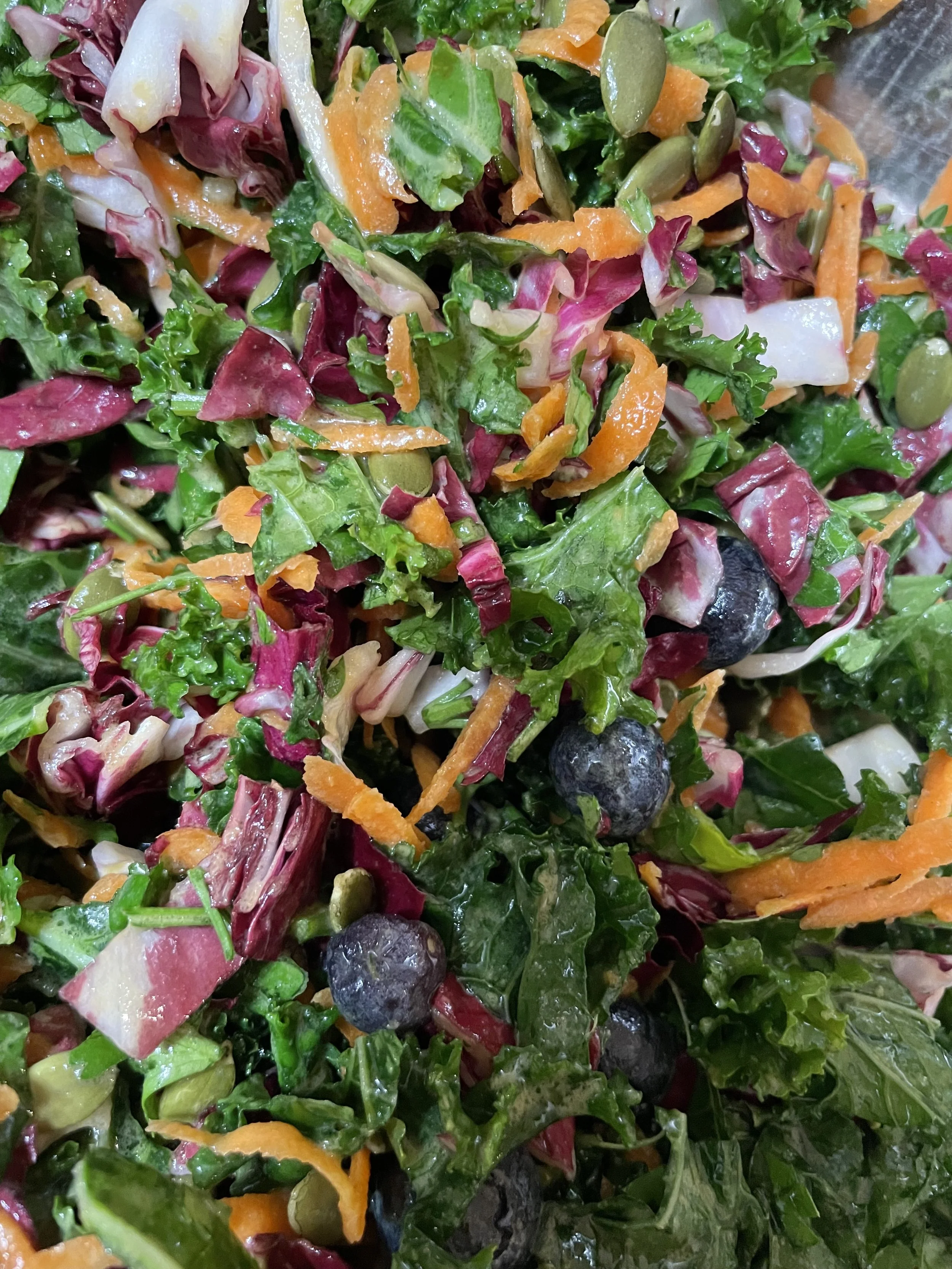 Salade de kale détoxifiante 