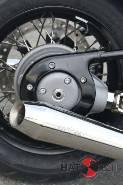 hattech-auspuff-legend-cone-oyk-schalldaempfer-mit-anbauteilen-fuer-bmw-r18-auf-original-kruemmer-eu-typgenehmigung~4.jpg