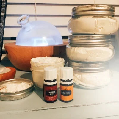 My favorite combo- DIYing & smelling Fall from my diffuser. 