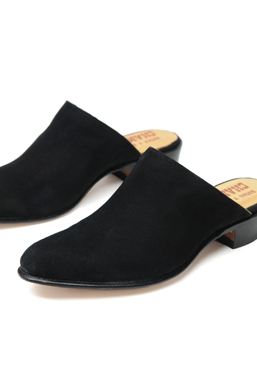SUECO,-ANTE-NEGRO,-CLOSE-UP.jpg