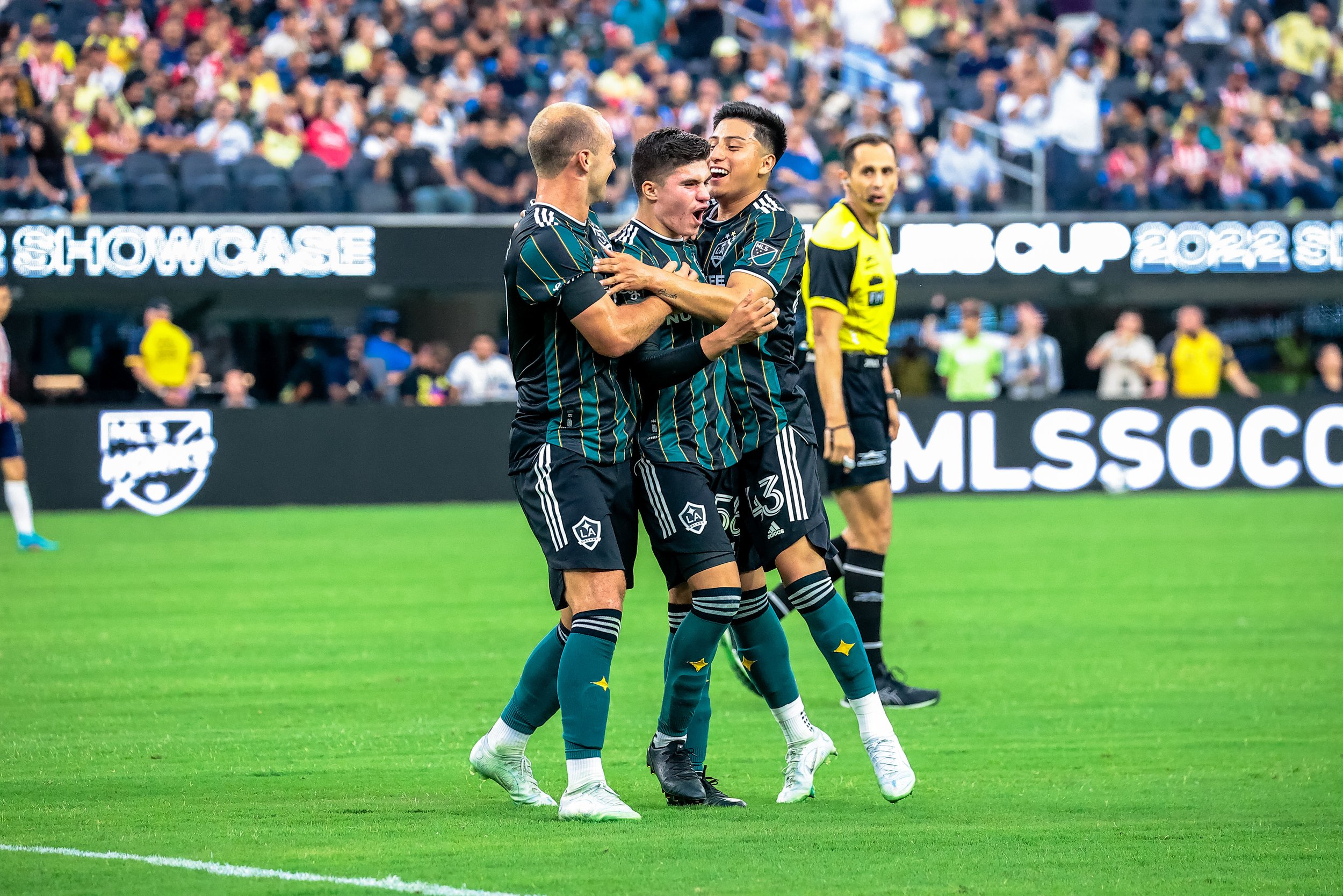 April 29, 2023: Los Angeles Galaxy goalkeeper JONATHAN KLINSMANN (33) makes  a save during the second half of the MLS Orlando City vs LA Galaxy soccer  match at Exploria Stadium in Orlando