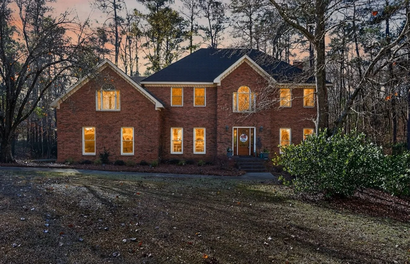 NEW LISTING - 101 CARRIAGE DRIVE- 
Welcome to this beautiful, move-in ready, all brick home located in Riverside Plantation in South Monroe County. This home features 5 spacious bedrooms and 4.5 bathrooms, offering plenty of room for family and guest