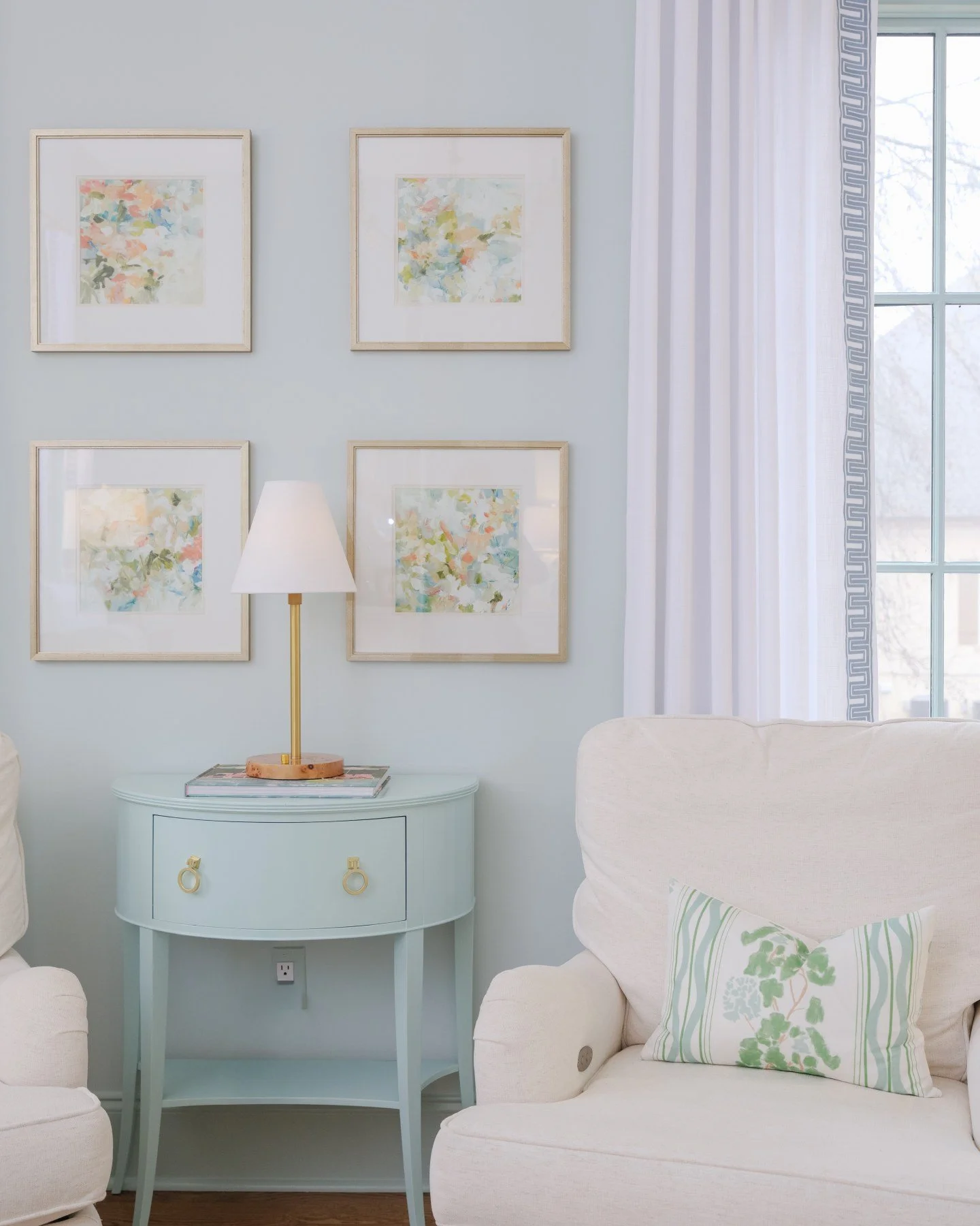 Inside a Beautifully Curated Home

Every room in this home tells a story I recently had the pleasure of photographing this gorgeous home that was re-invented by Poppy&rsquo;s of Macon, and it is truly a beauty. From the welcoming entry to the beautif