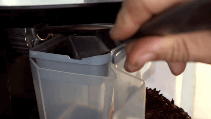 2018-02-28 03:07:19 +0000.gif
